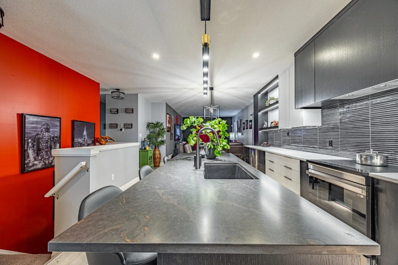 3229 Raleigh Cres-26.jpg