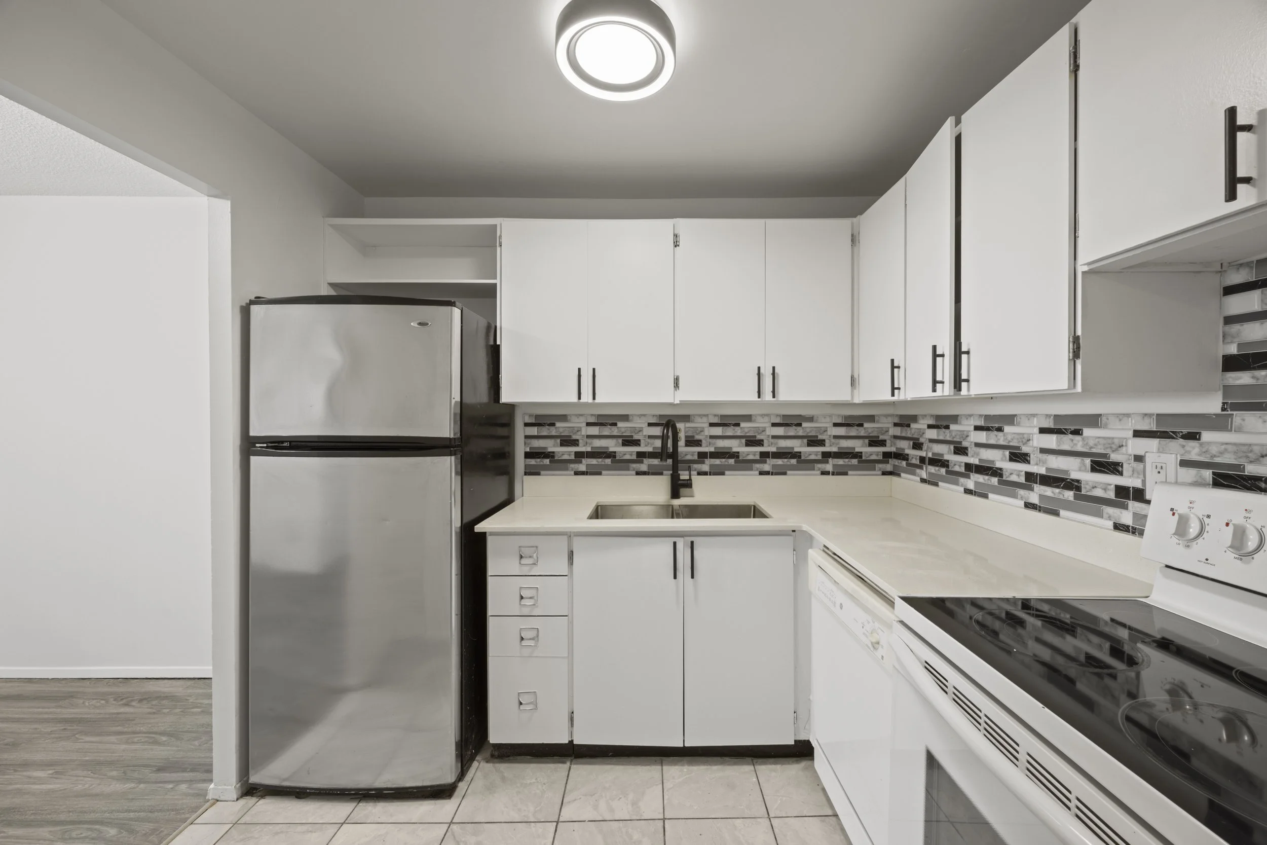 504-1104 Jalna Blvd -14.JPG