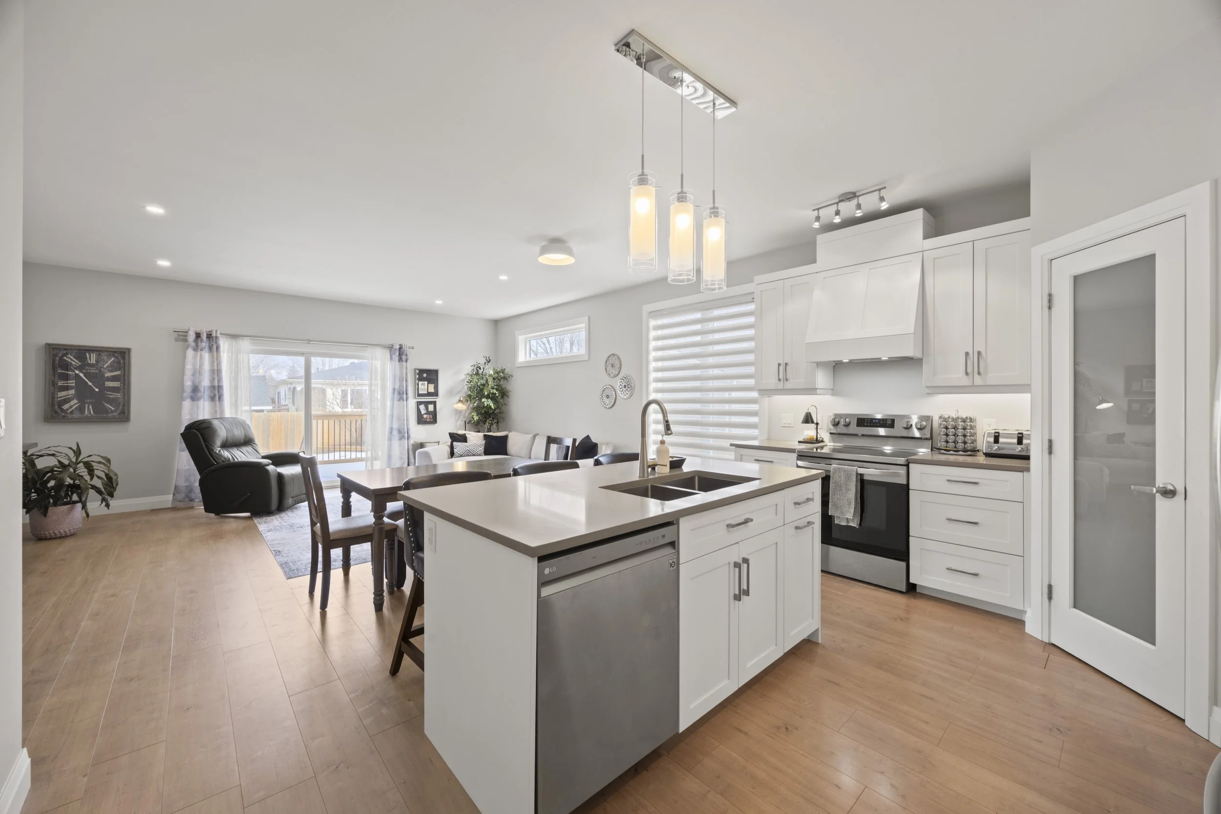 1-176 King St -09.JPG