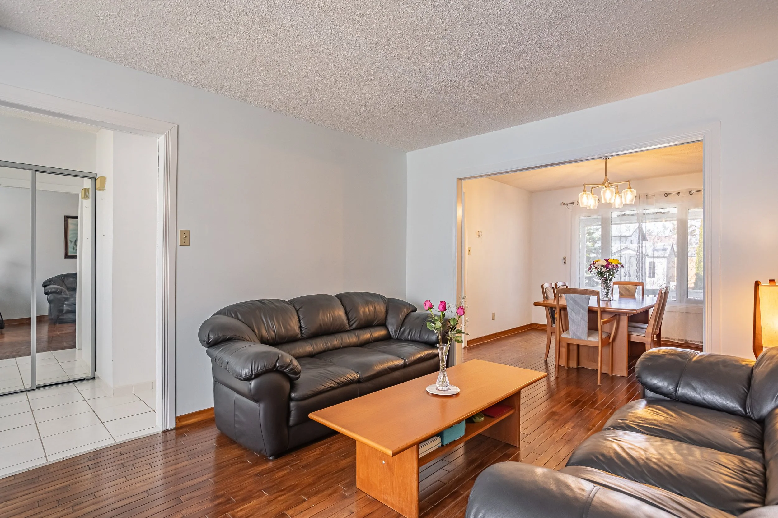 107 Ardsley Cres-8.jpg