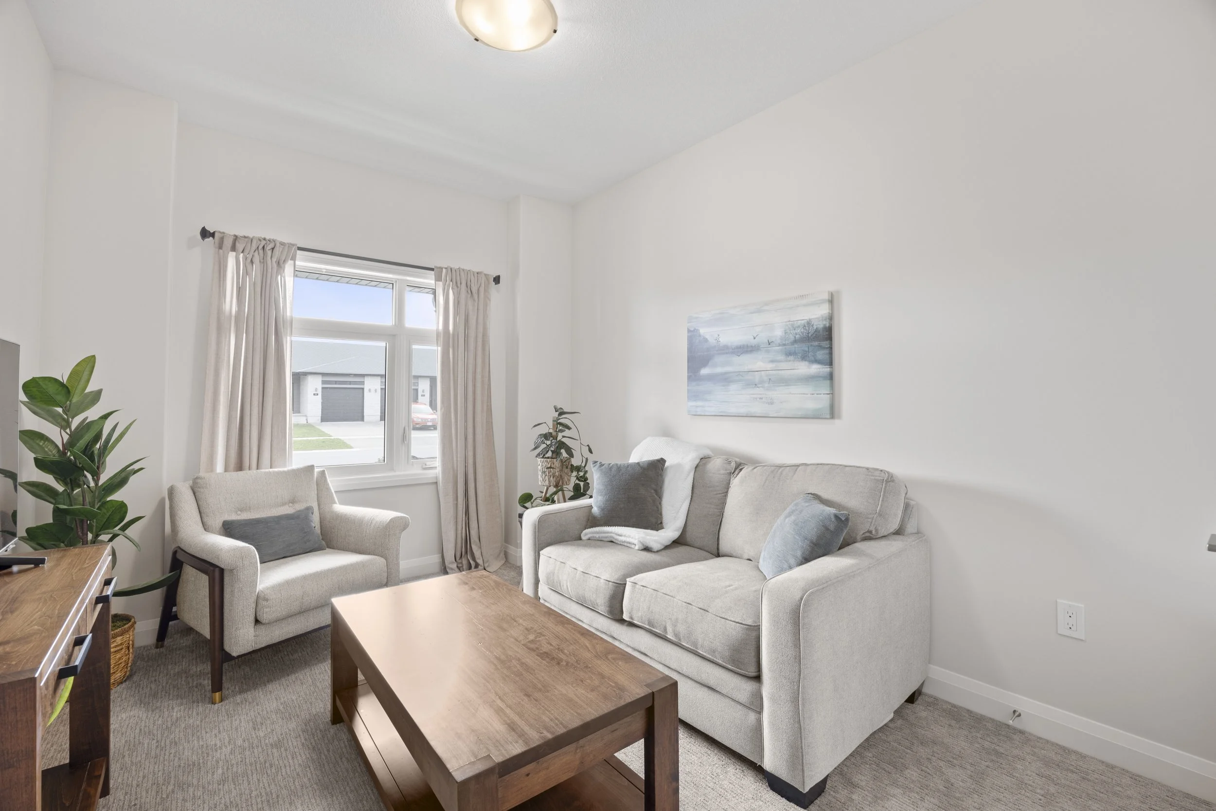 100 Rowe Ave -26.JPG