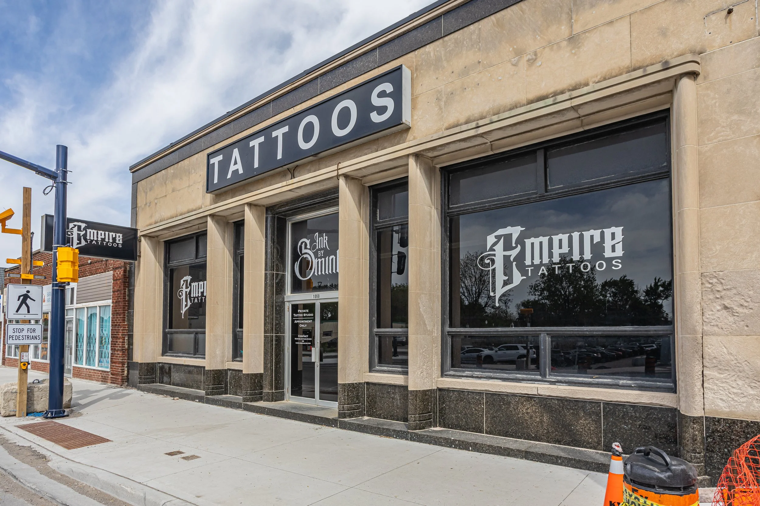 1068 Dundas St-5.jpg