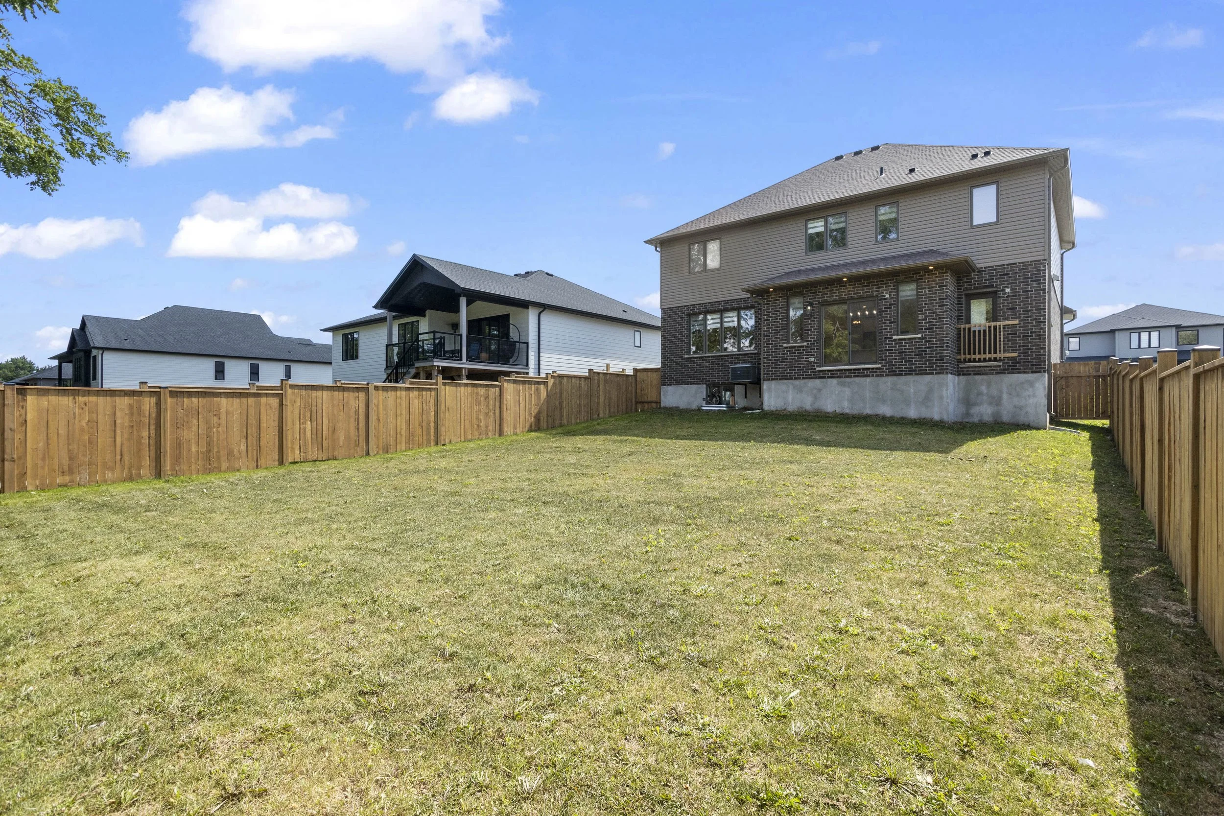 74 Royal Cres -40.JPG