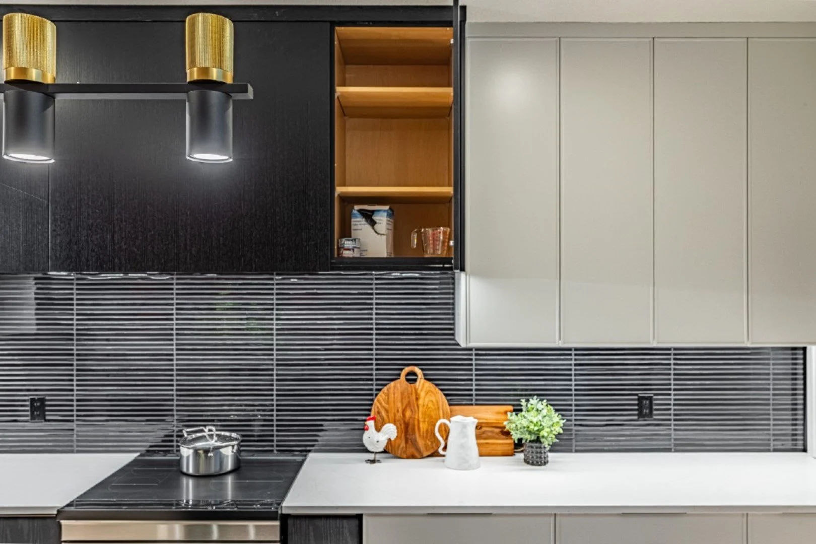 3229 Raleigh Cres-23.jpg