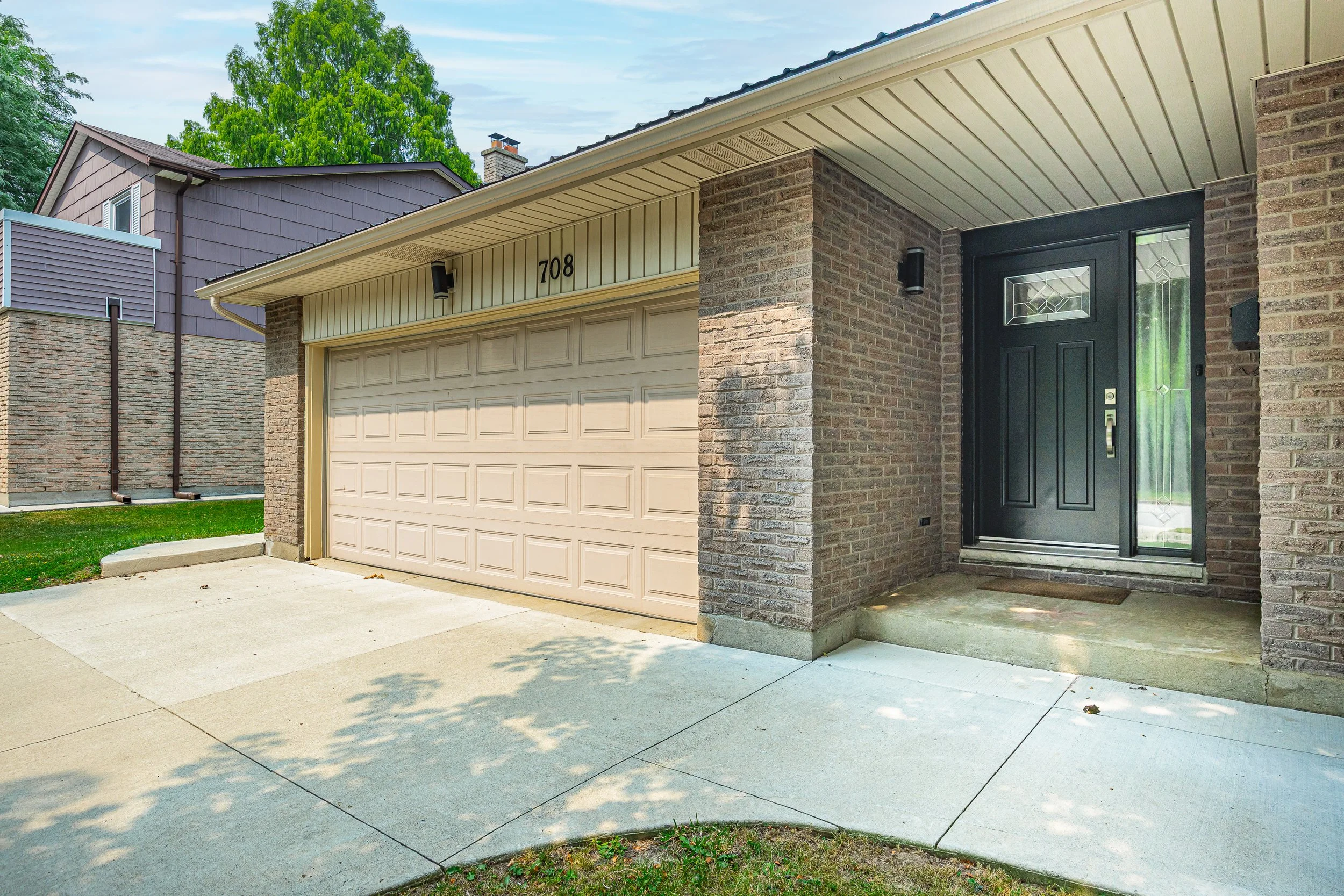 EXT - 708 Village Green Ave-9.jpg