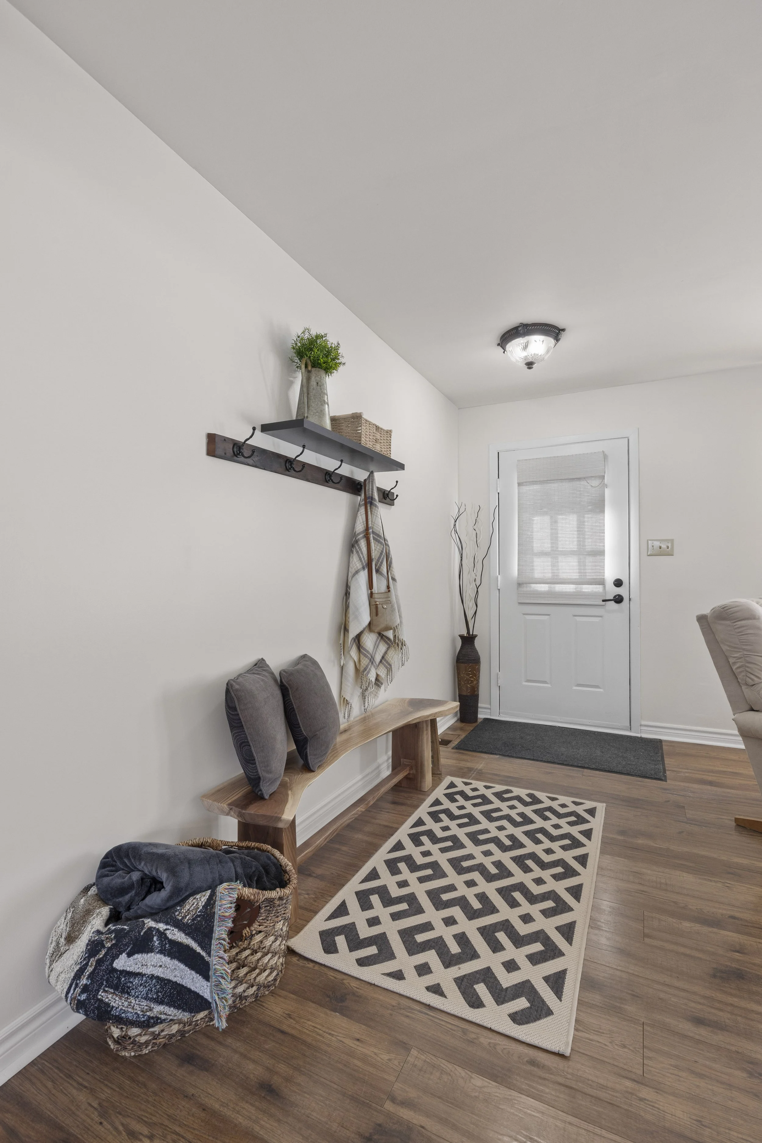 8 East Williams St -06.JPG