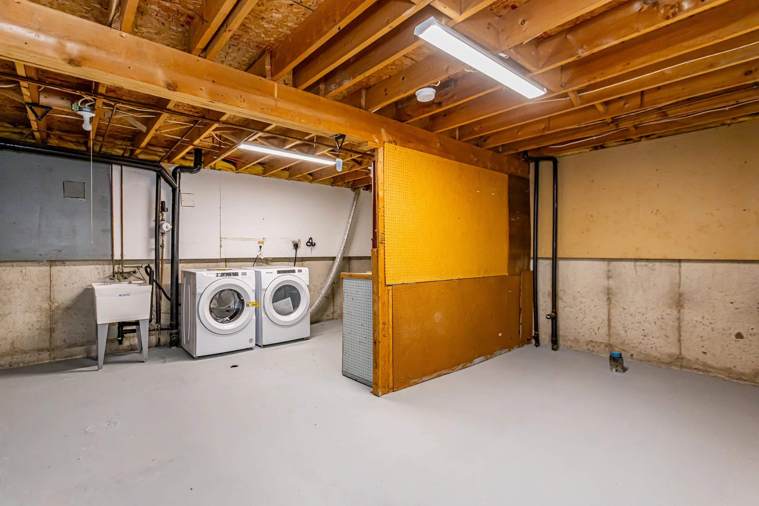 38-355 Sandringham Cres-27.jpg