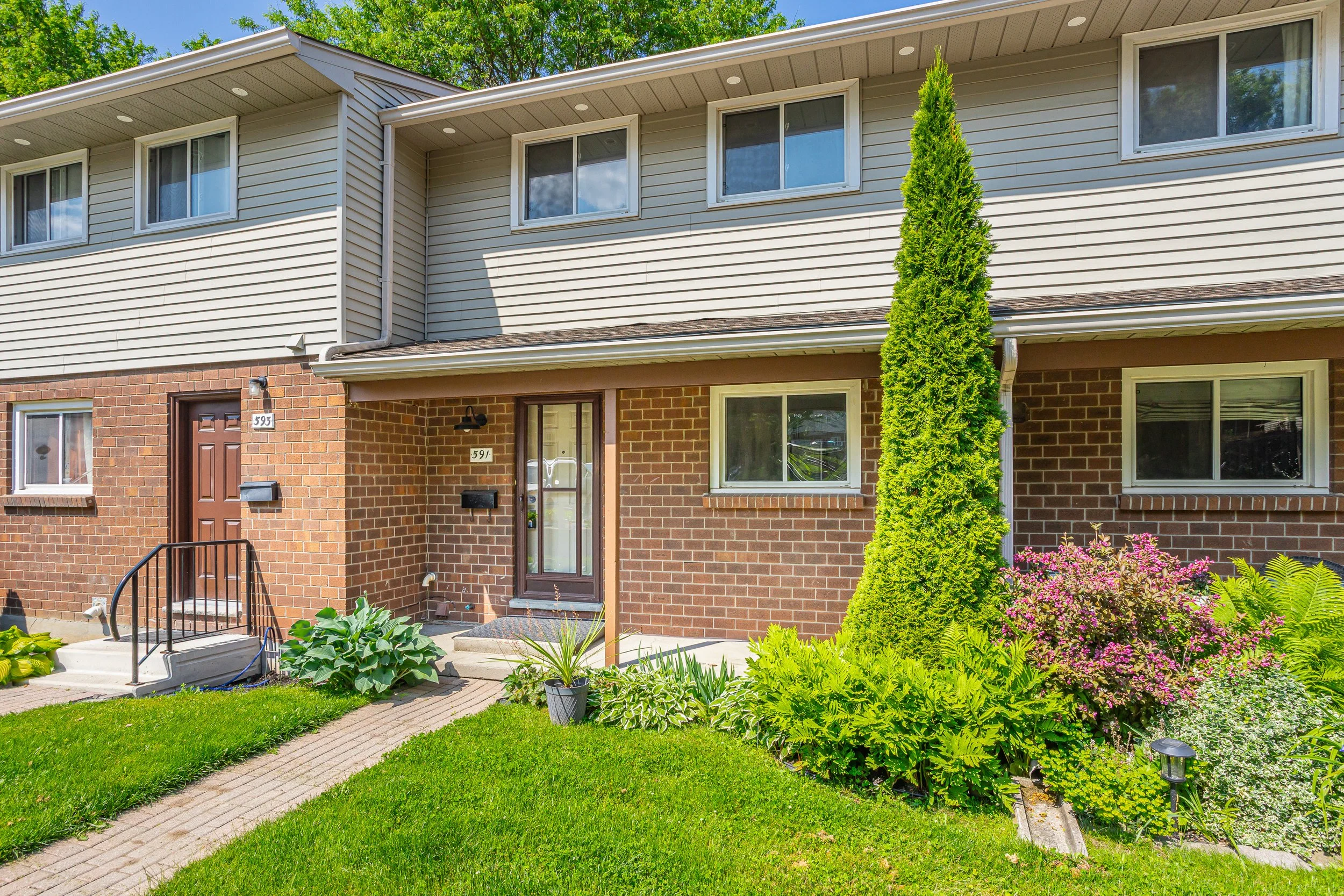 EXT 13-591 Griffith St-5.jpg