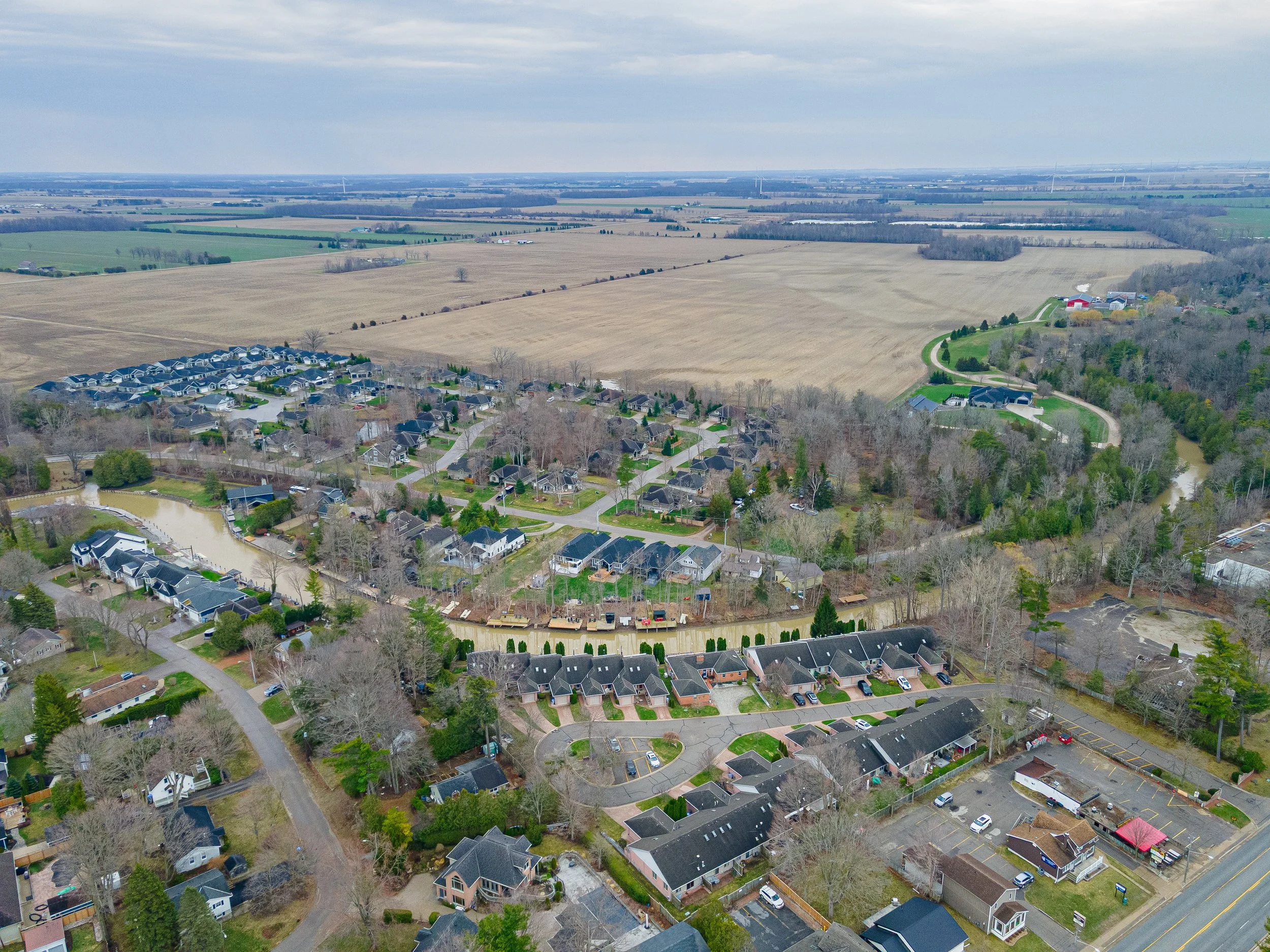 12-90 Ontario St S -52.jpg