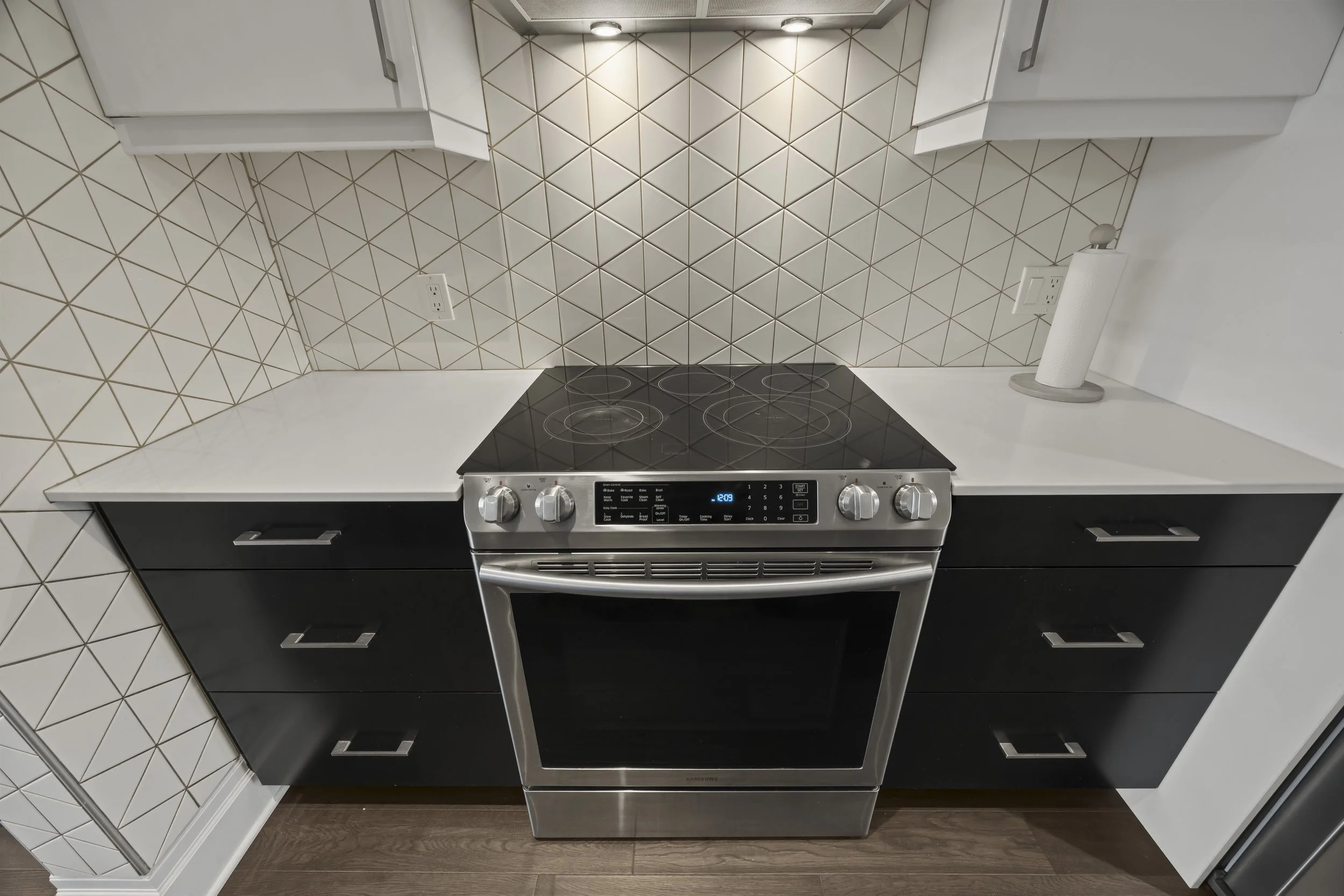 555 Sunningdale Rd E -15.JPG