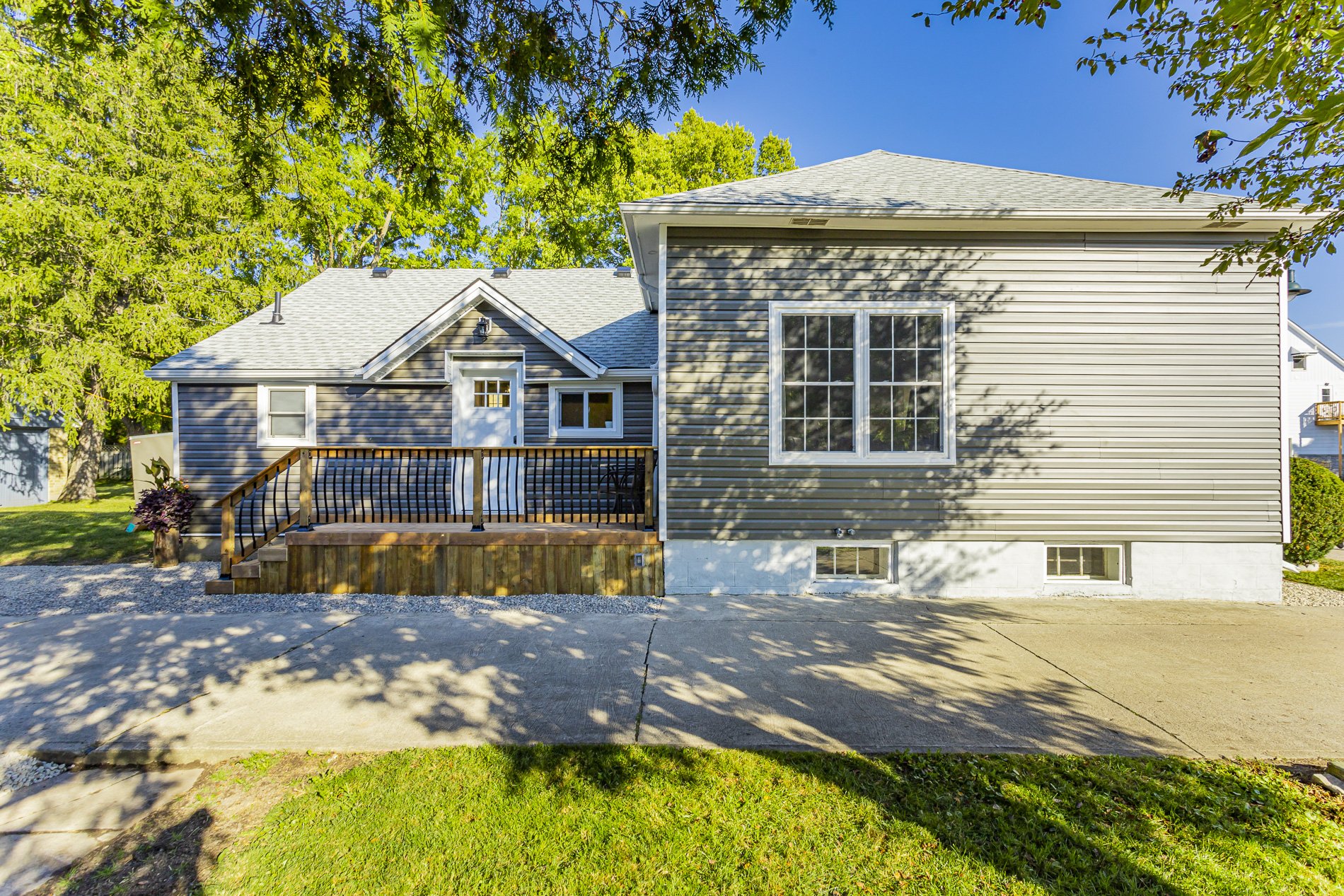 168 Ailsa Craig Main St_02.jpg