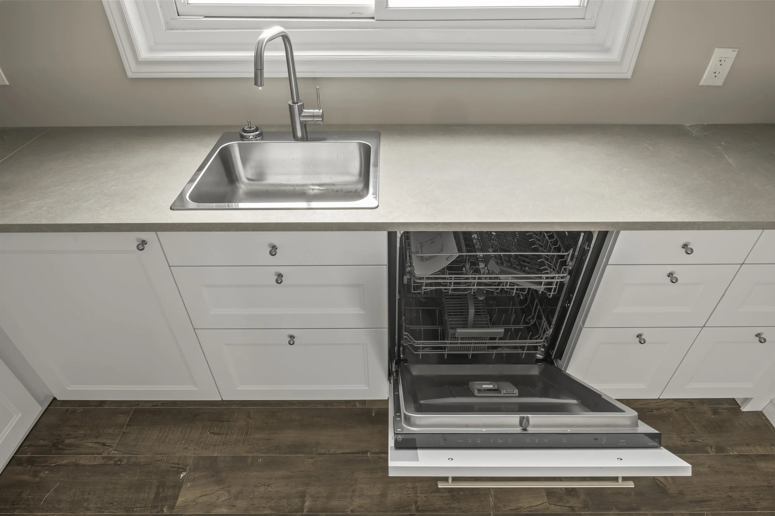 329 Thompson Rd -11.JPG