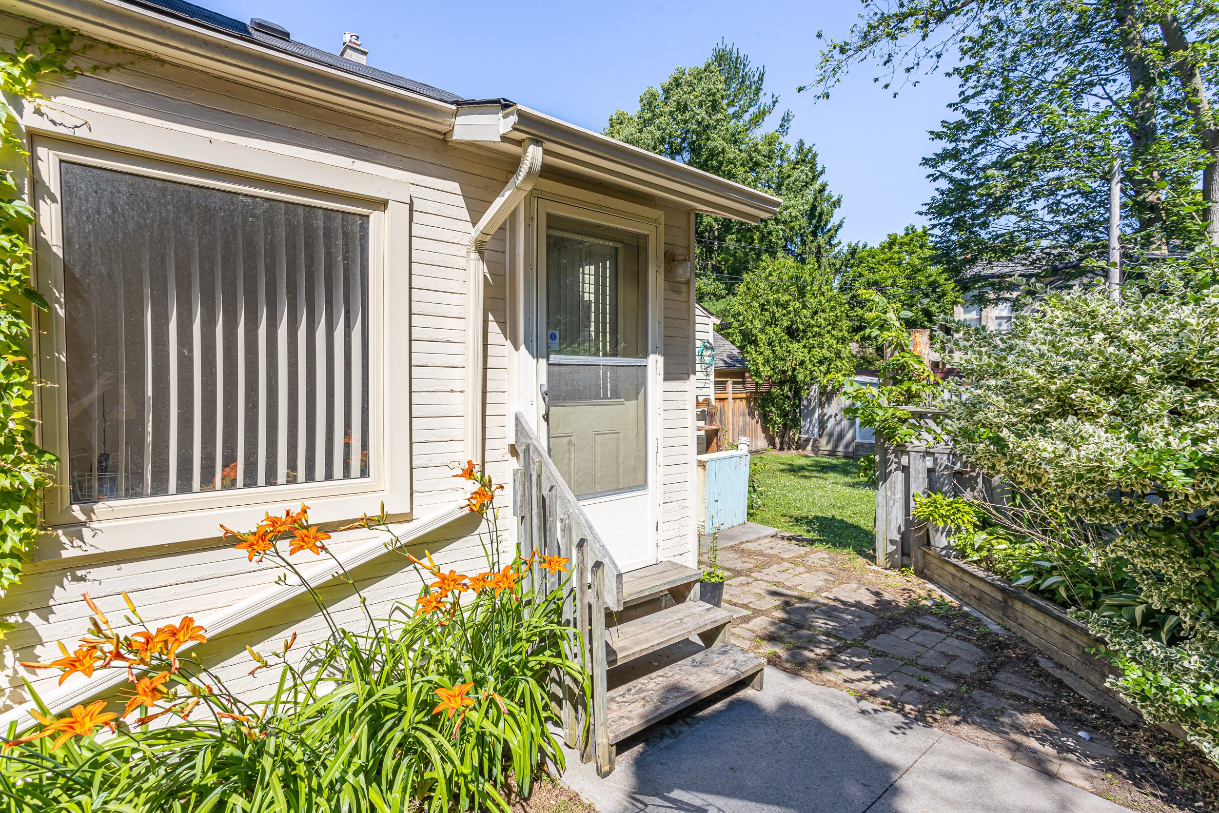 16 Kenneth Ave-25.jpg