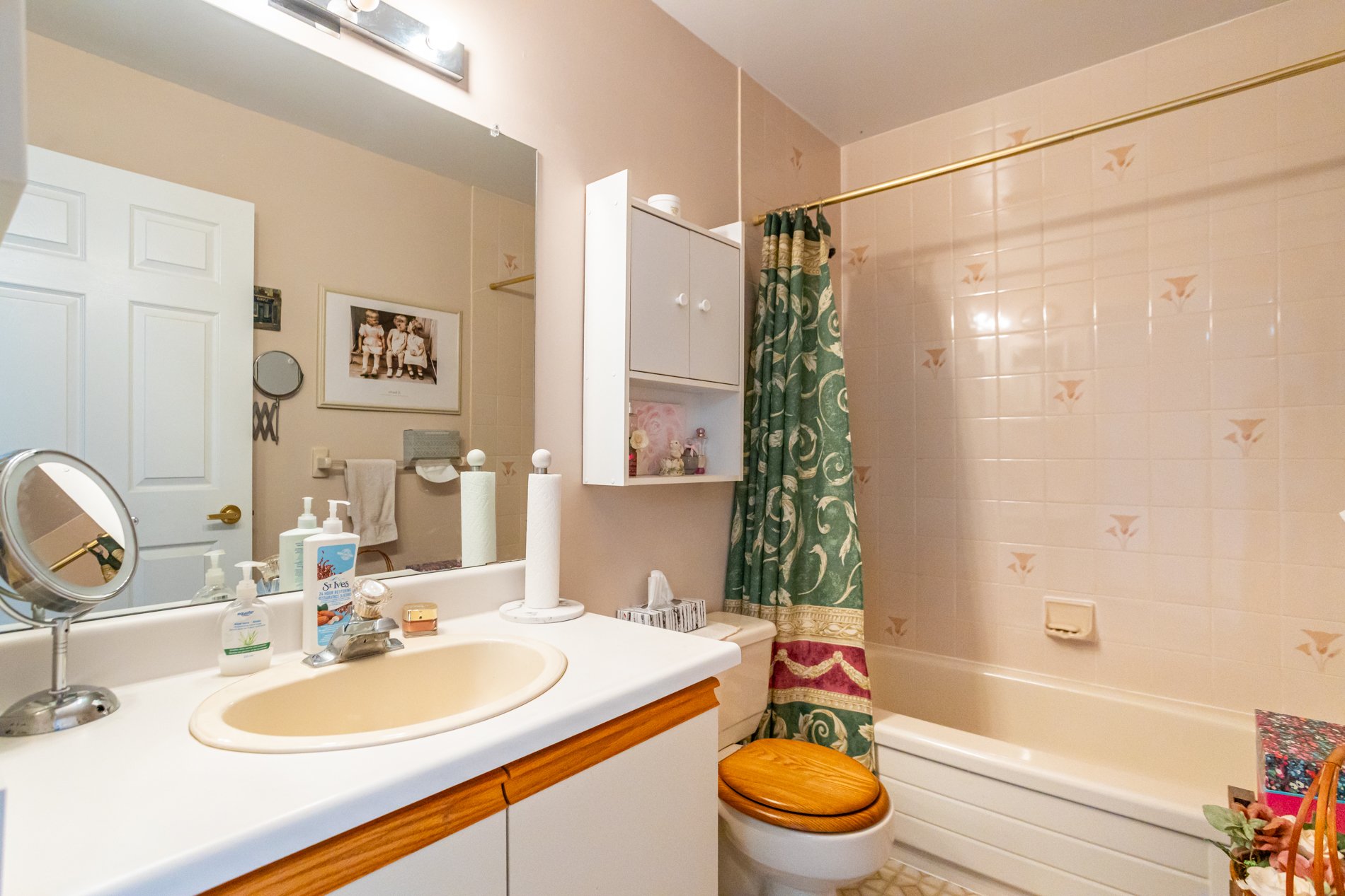 60 Hawkins Cres-19.jpg