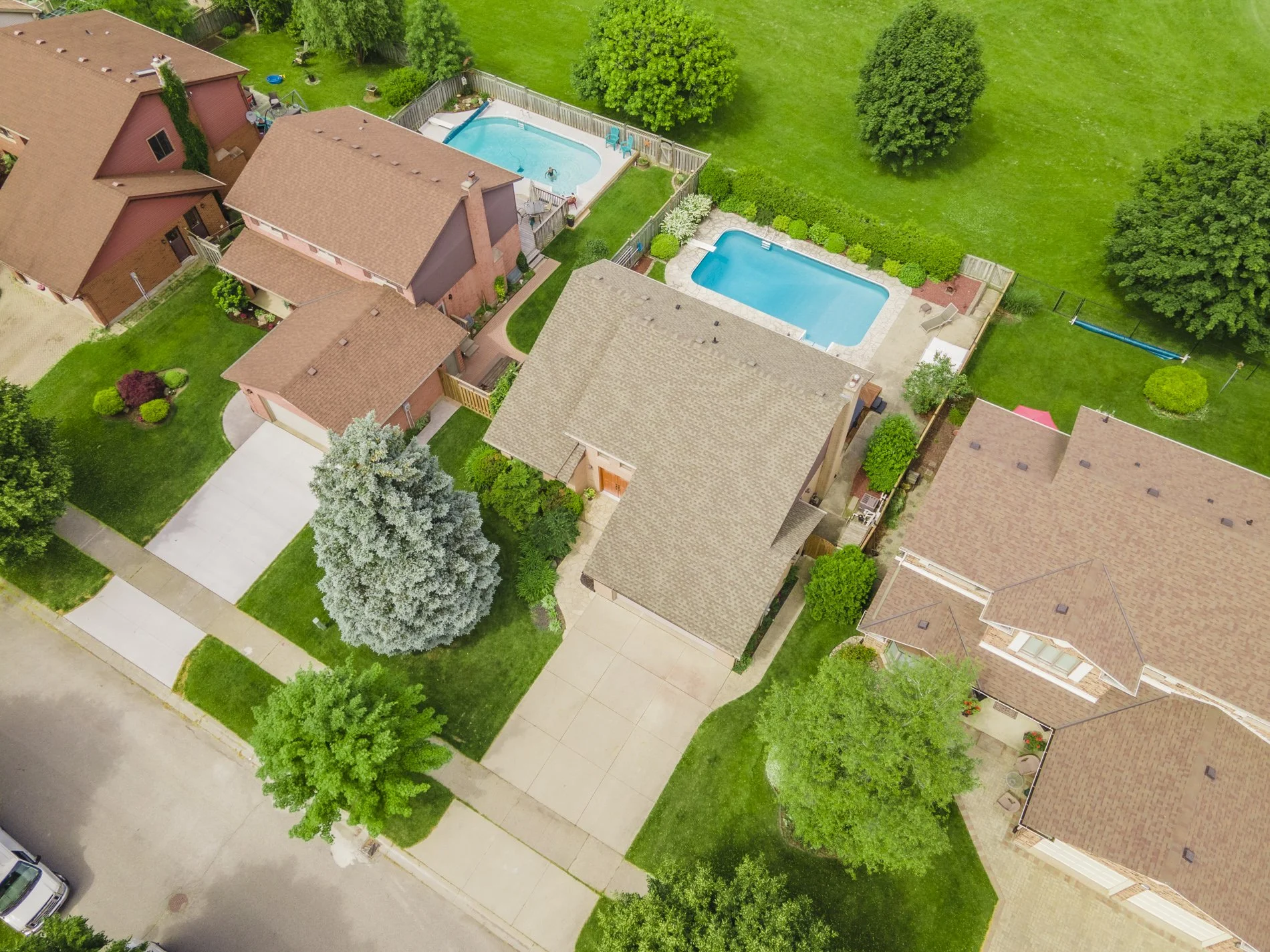 70 Thumnderbird Cres_49.JPG