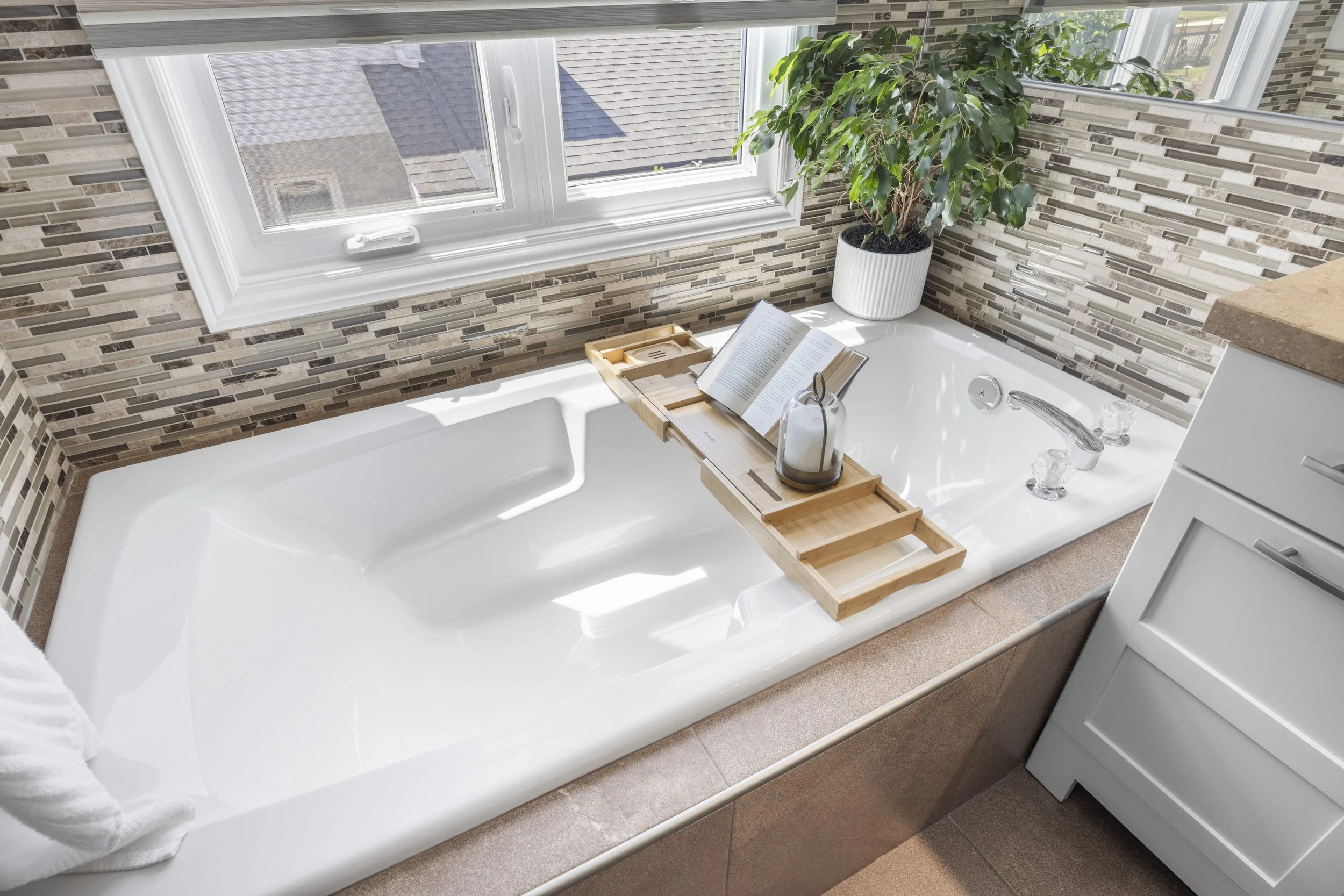245 Ensign Cres -30.JPG