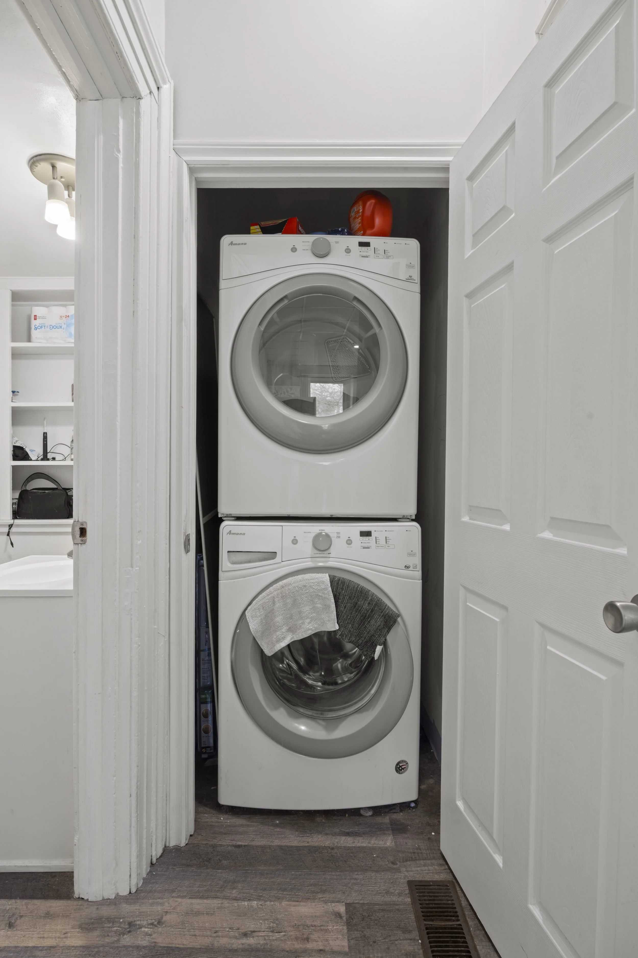 434 Dufferin Ave -33.JPG