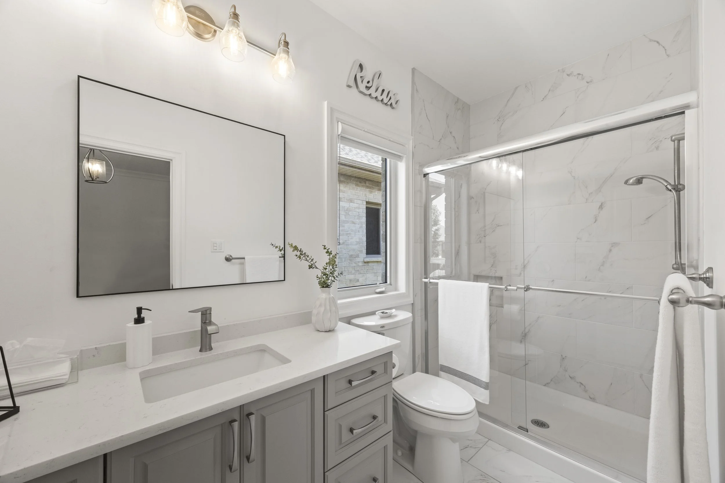 10-2080 Beaverbrook Ave -24.JPG