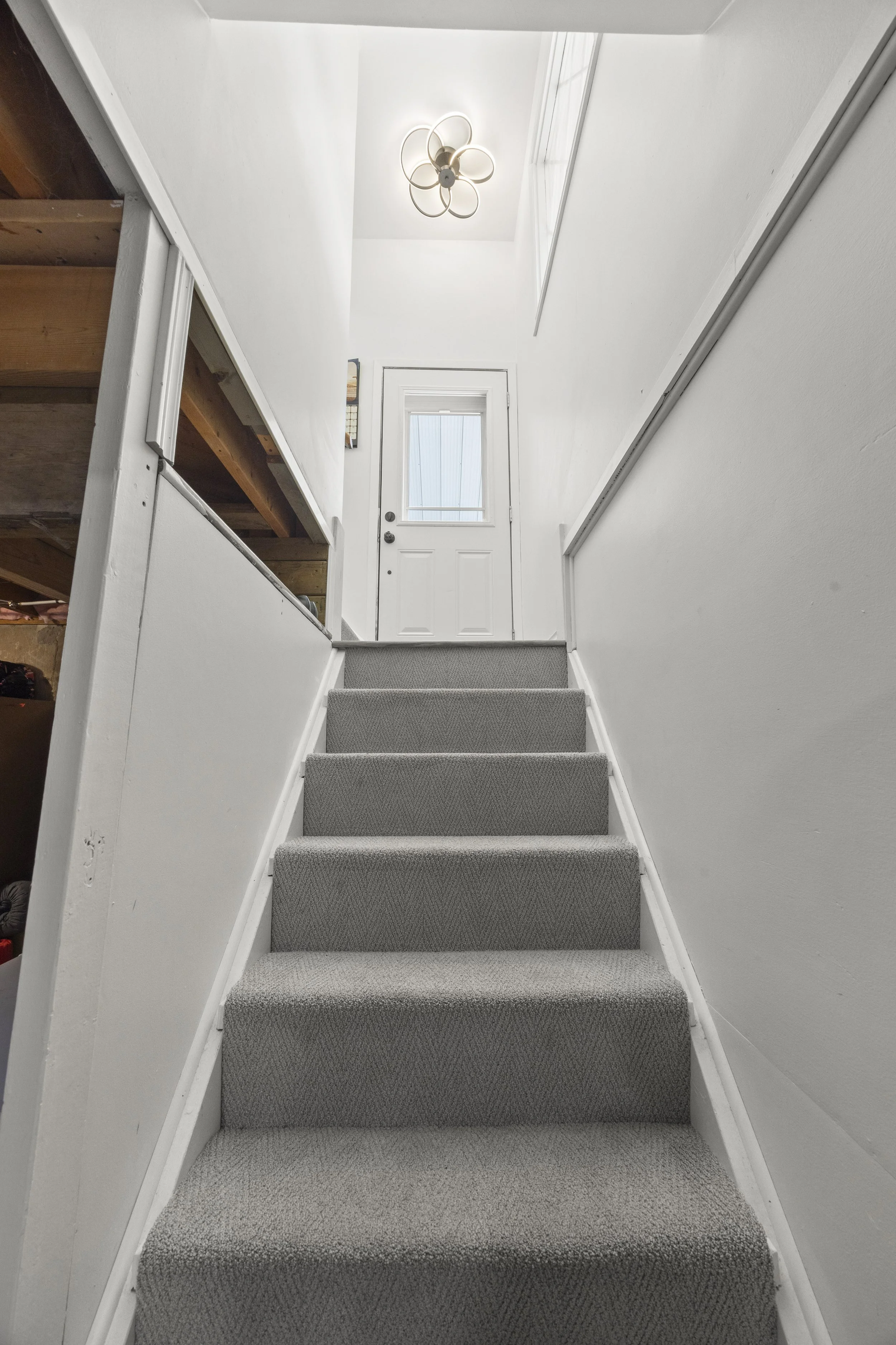 8 Kenwood Cres -28.JPG