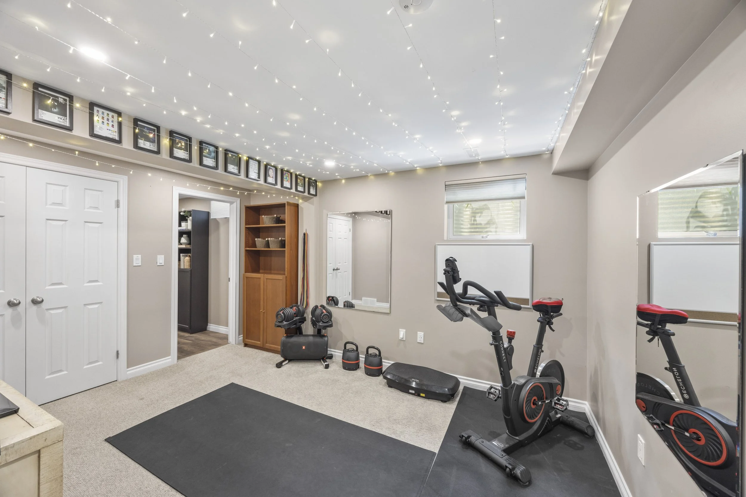 245 Ensign Cres -37.JPG