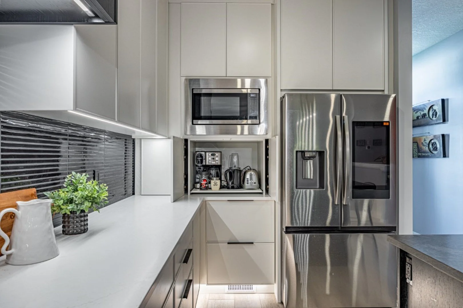 3229 Raleigh Cres-17.jpg