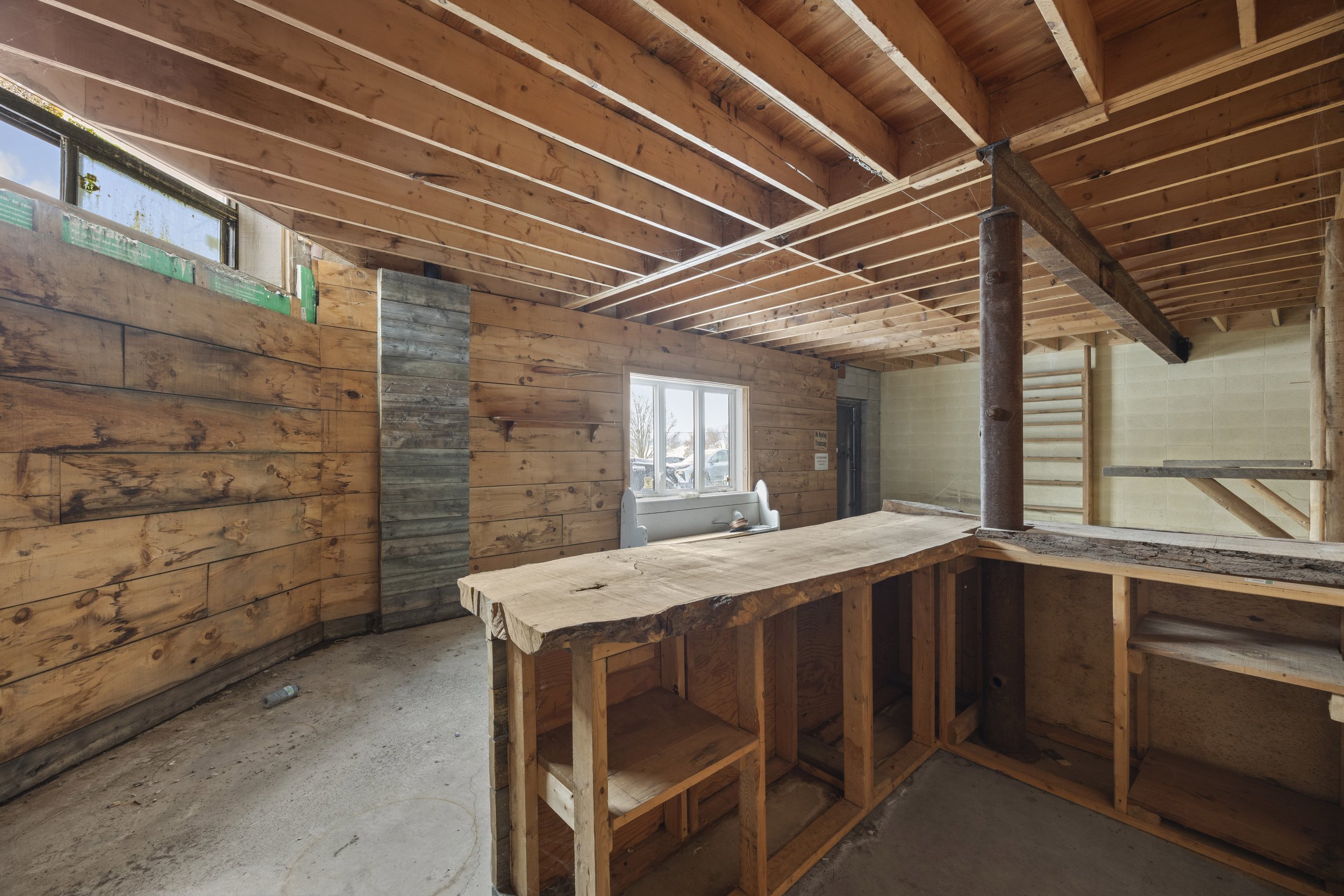 7024 Kilbourne Rd -08.JPG