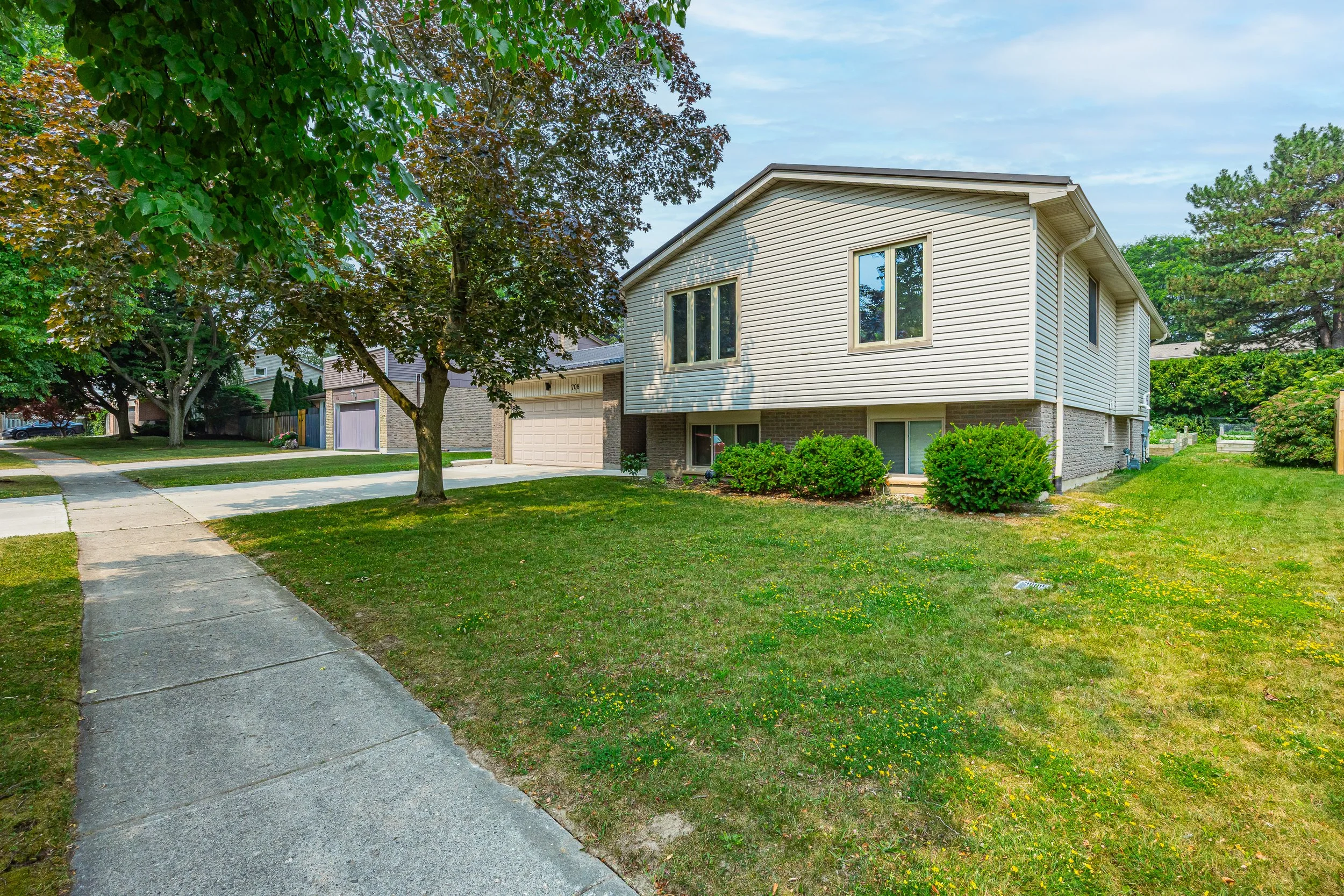 EXT - 708 Village Green Ave-2.jpg