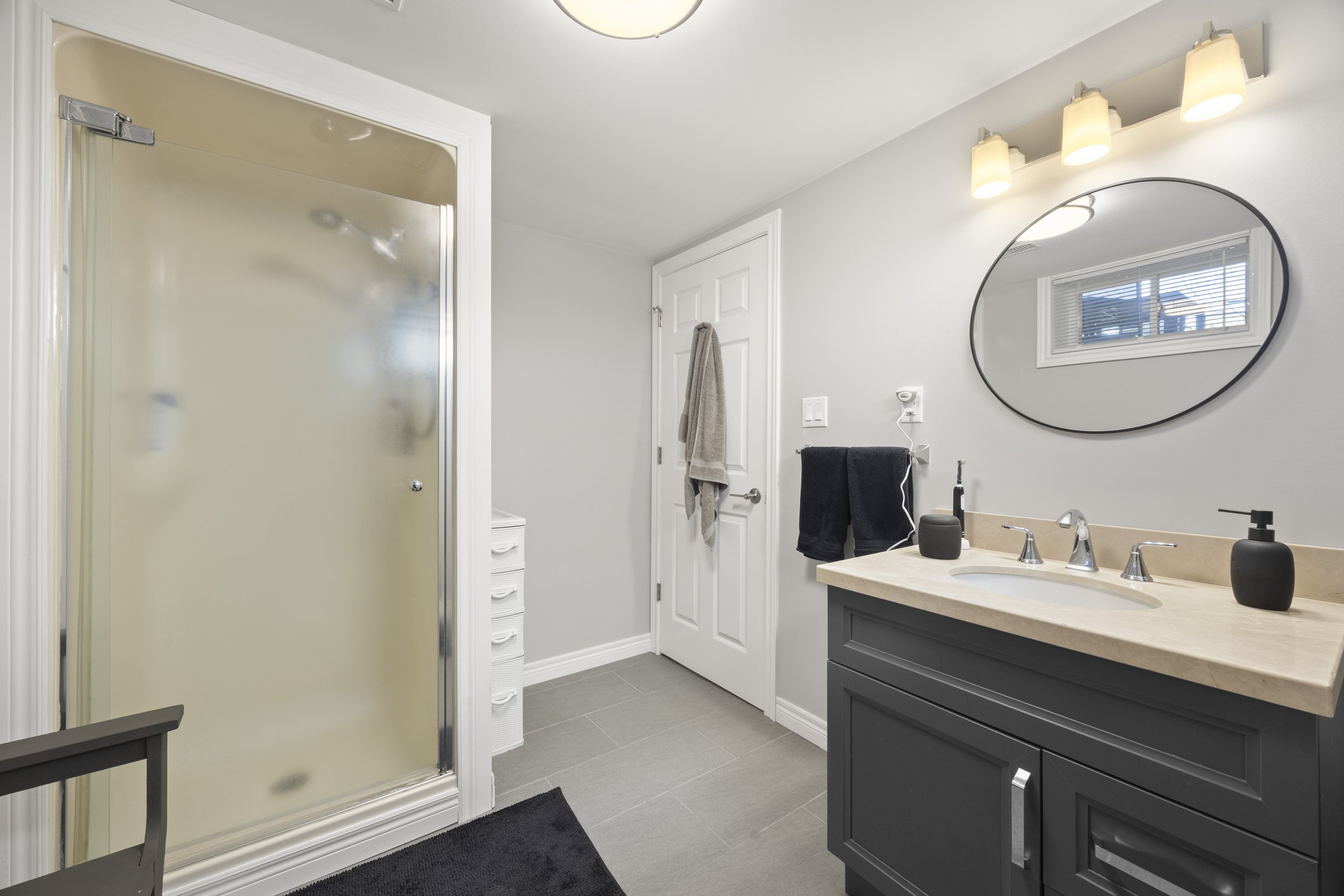 430 Magnolia Cres -35.JPG