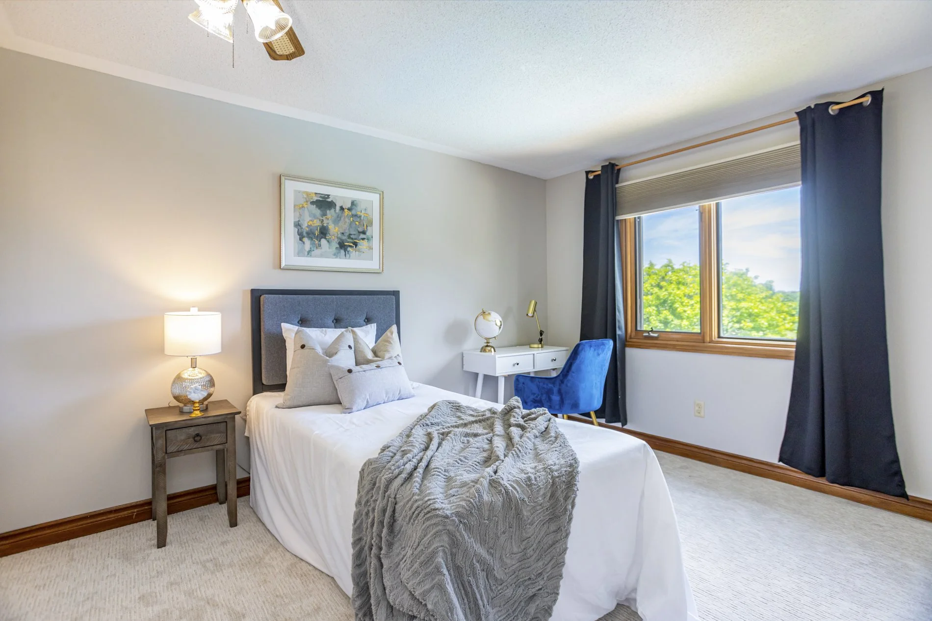 70 Thumnderbird Cres_34.JPG