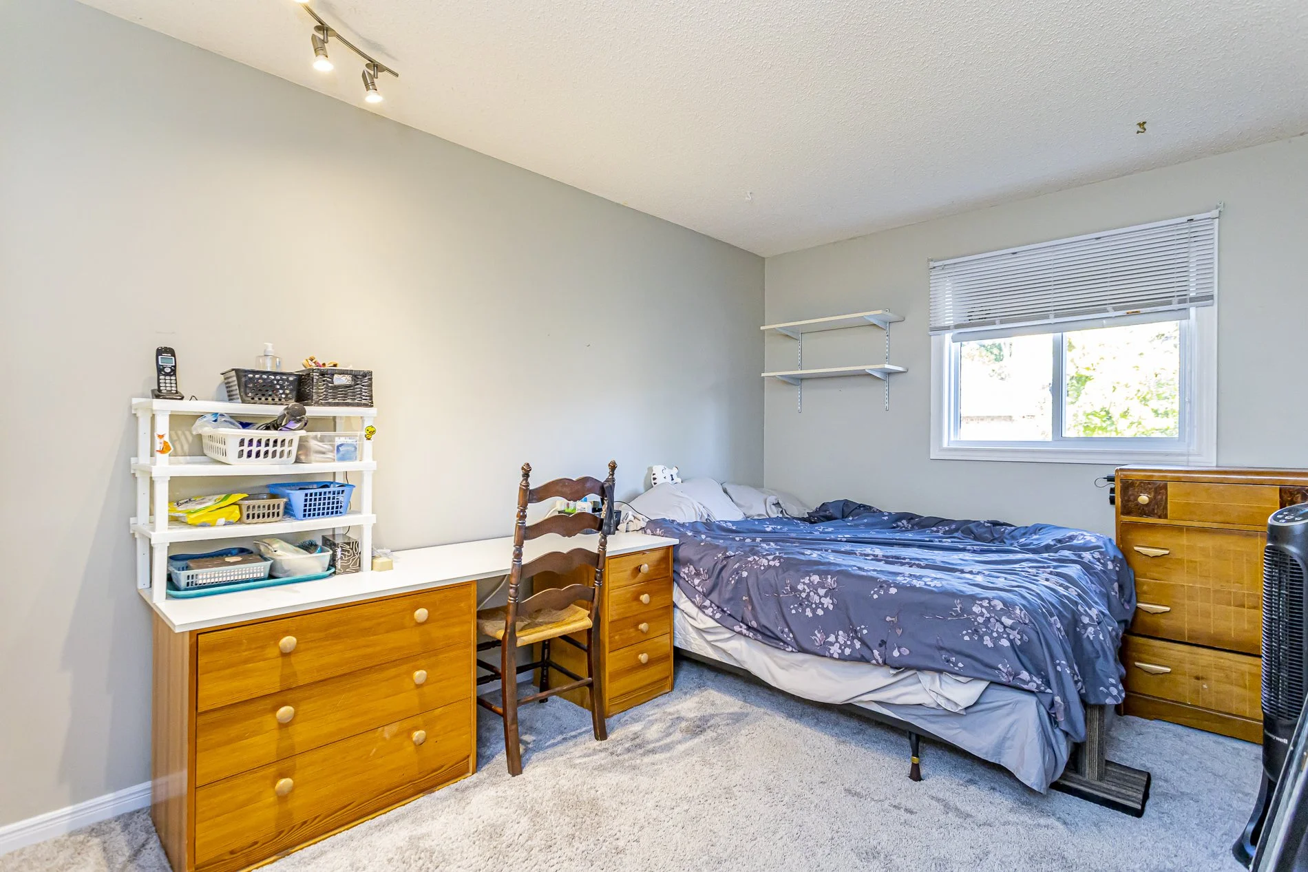 89 Midale Cres_25.jpg