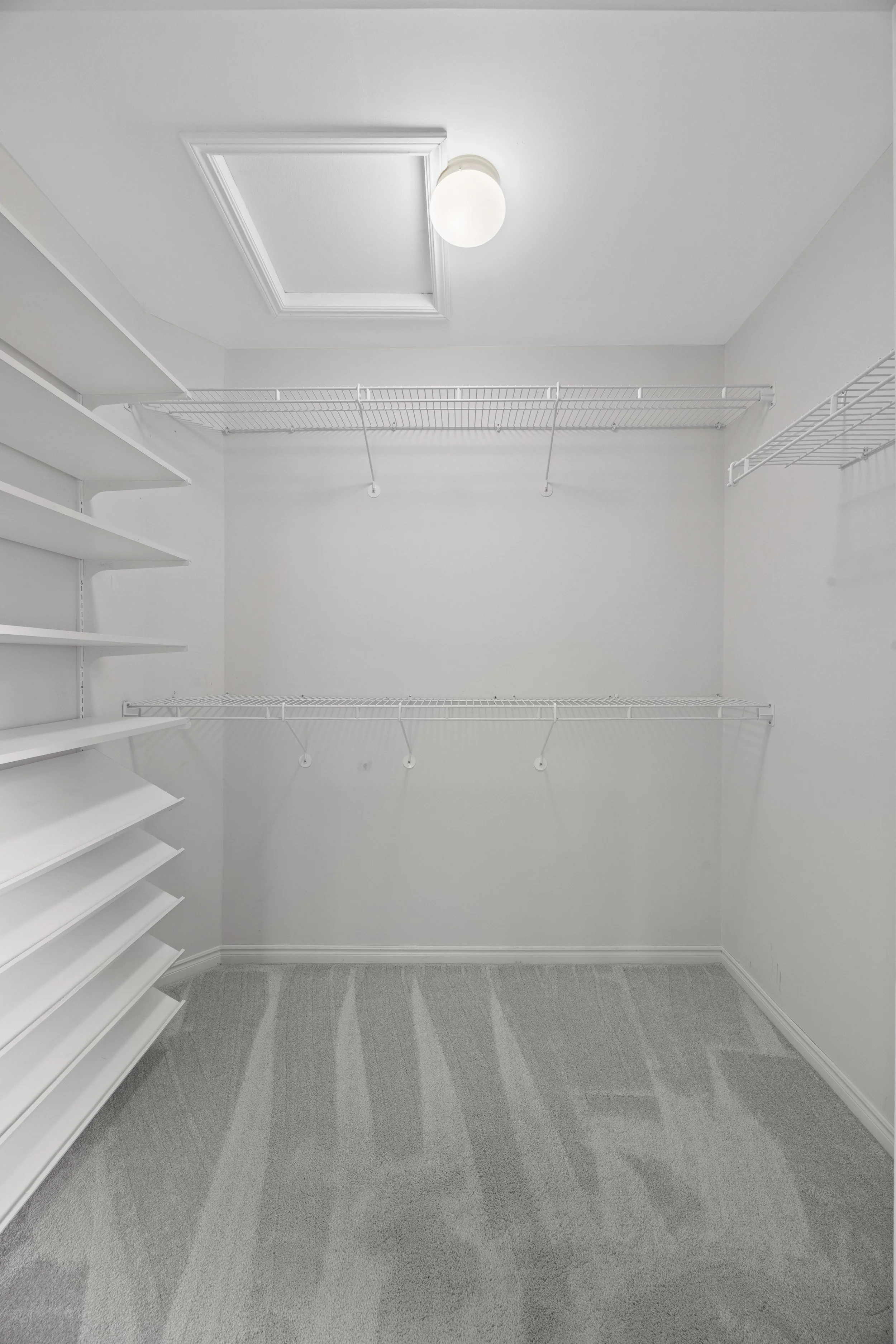 7069 Diane Cres -29.JPG