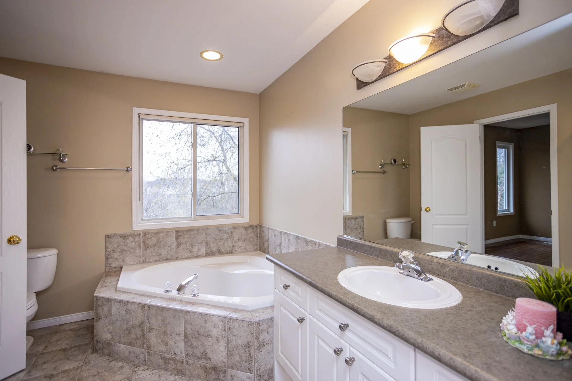 342 Jonathan St_18.JPG