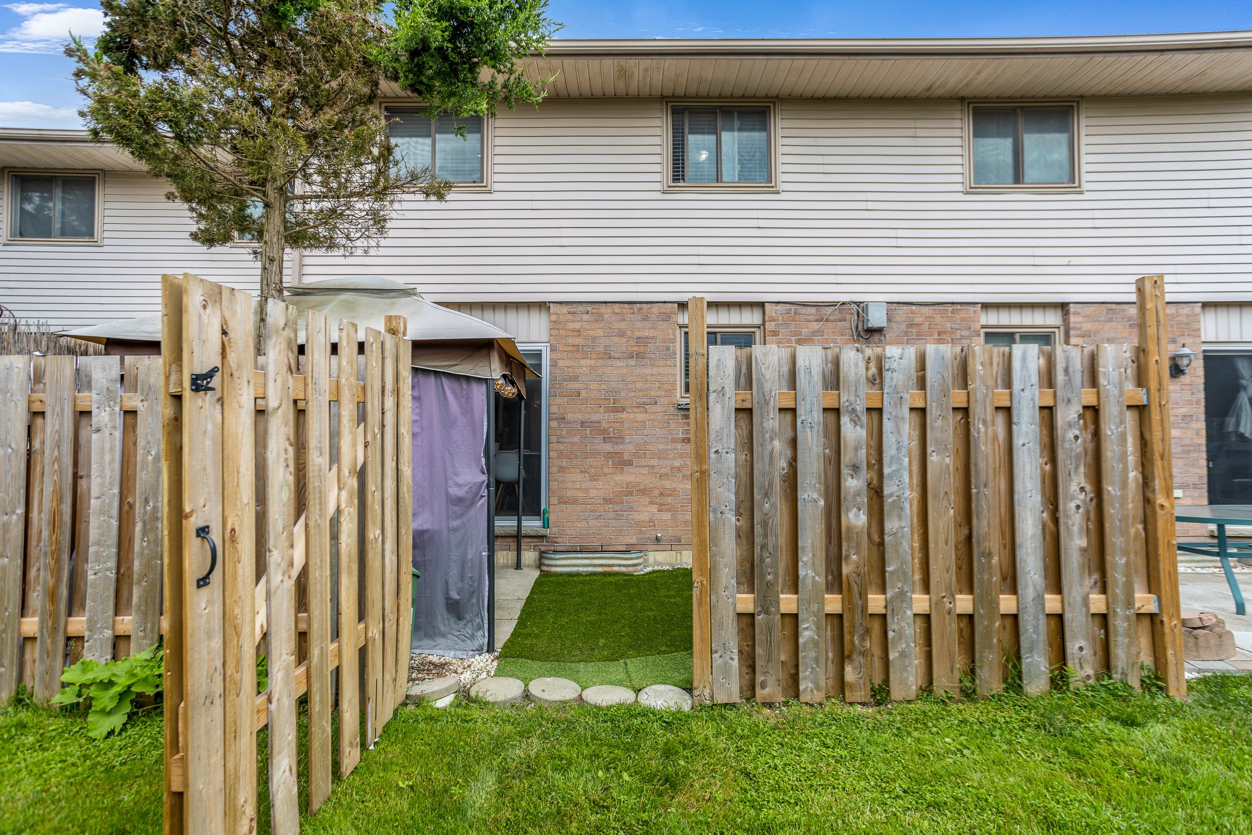 5-1855 Aldersbrook Rd-39.jpg