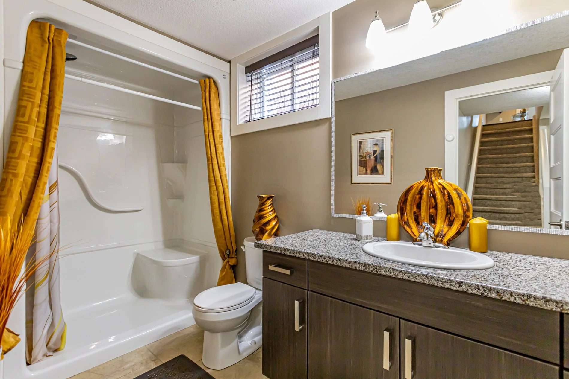 122 1-2 Centennial Ave-34.jpg