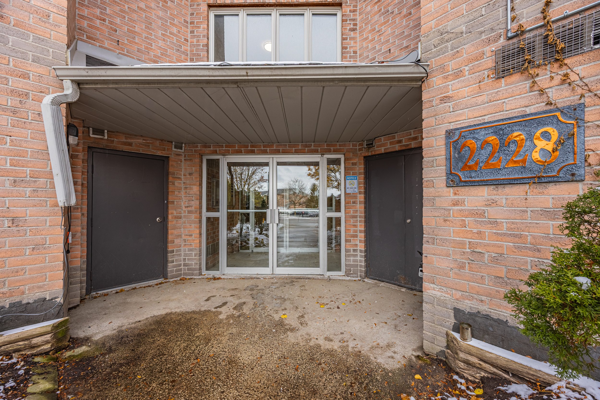 208 - 2228 Trafalgar St -37.jpg