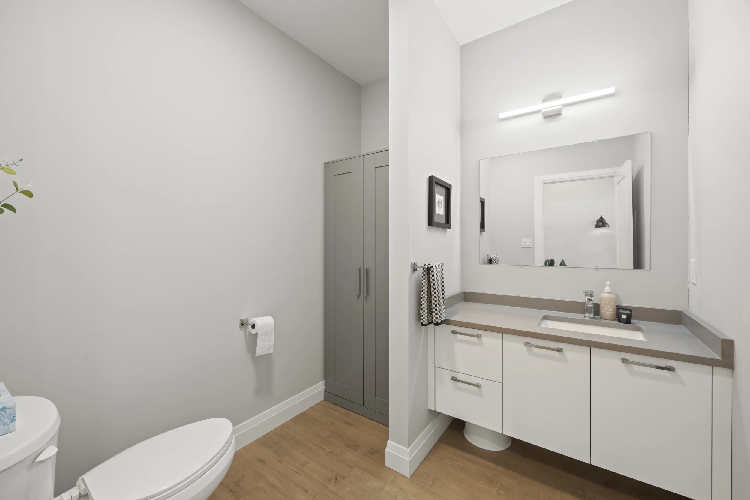 1-176 King St -21.JPG