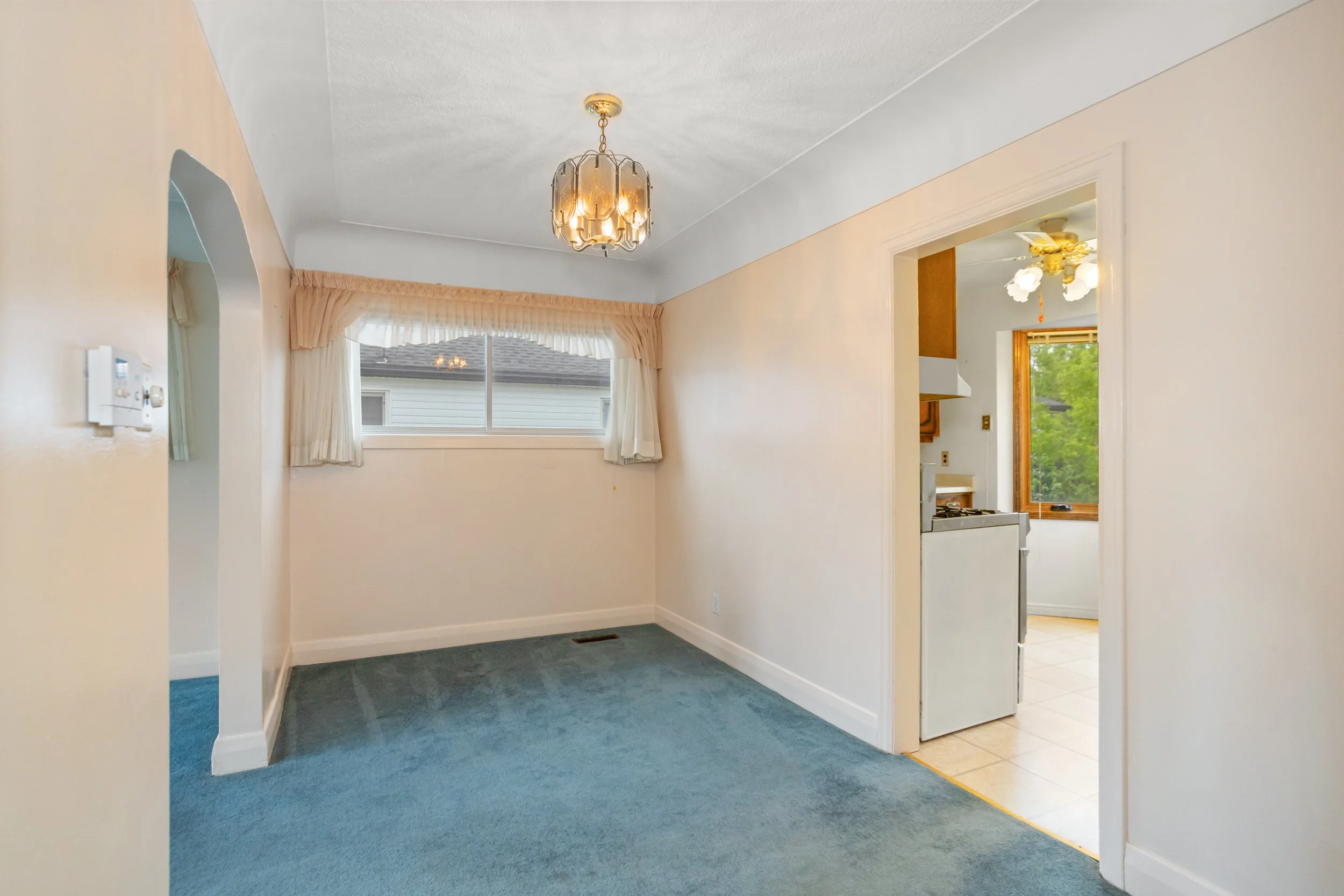 1871 Parkhurst Ave-9.jpg