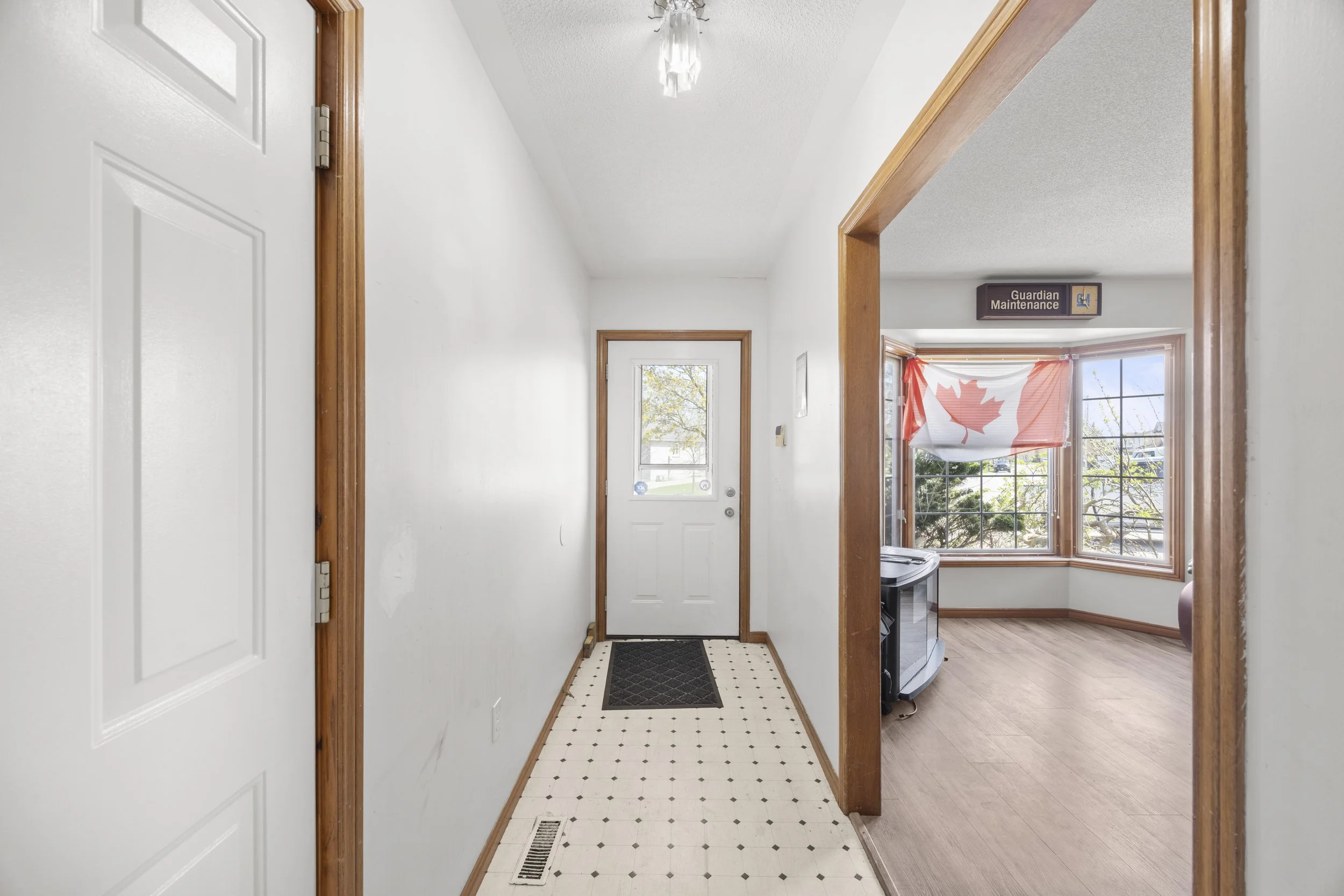 351 Fleming Dr -06.JPG