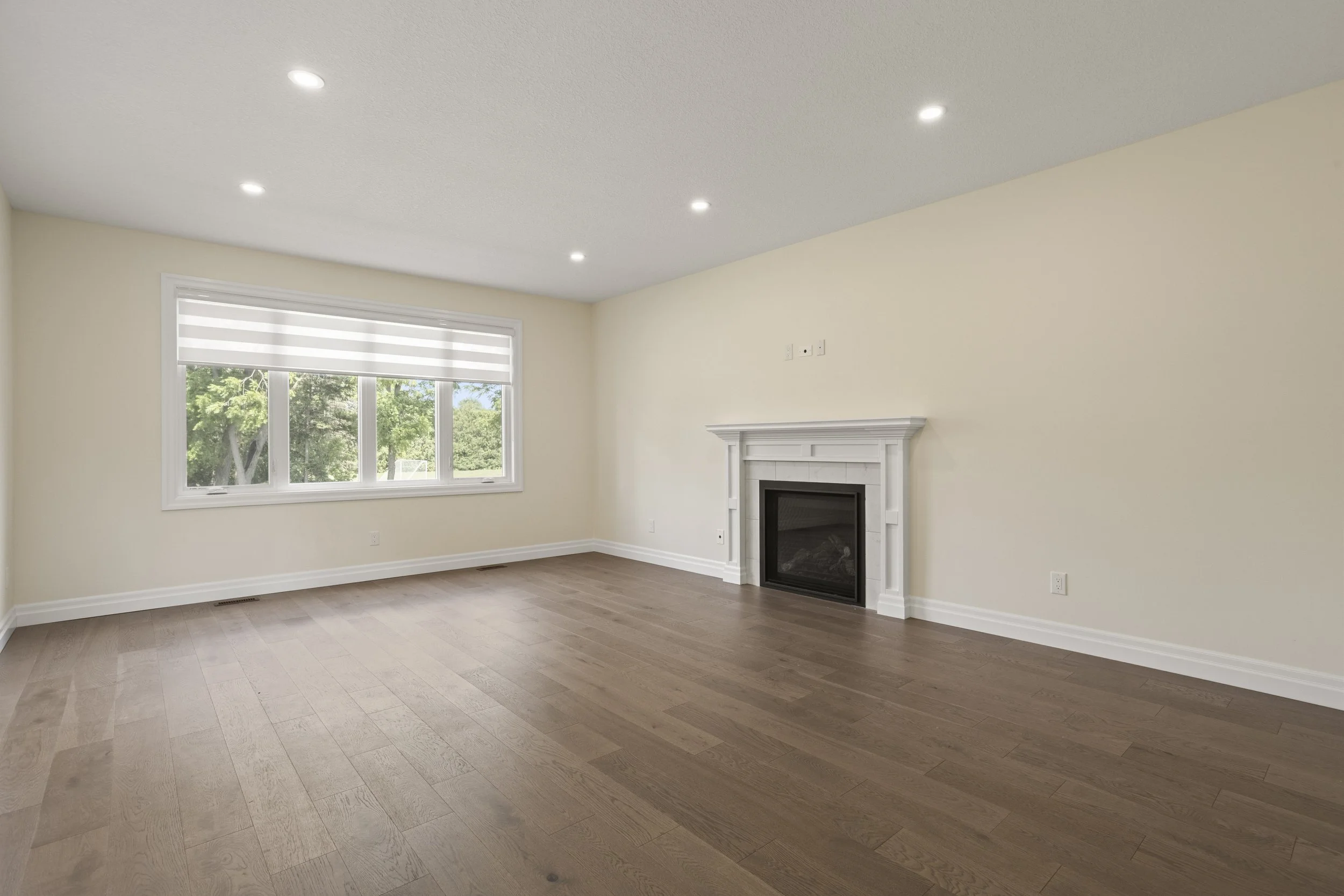 74 Royal Cres -08.JPG