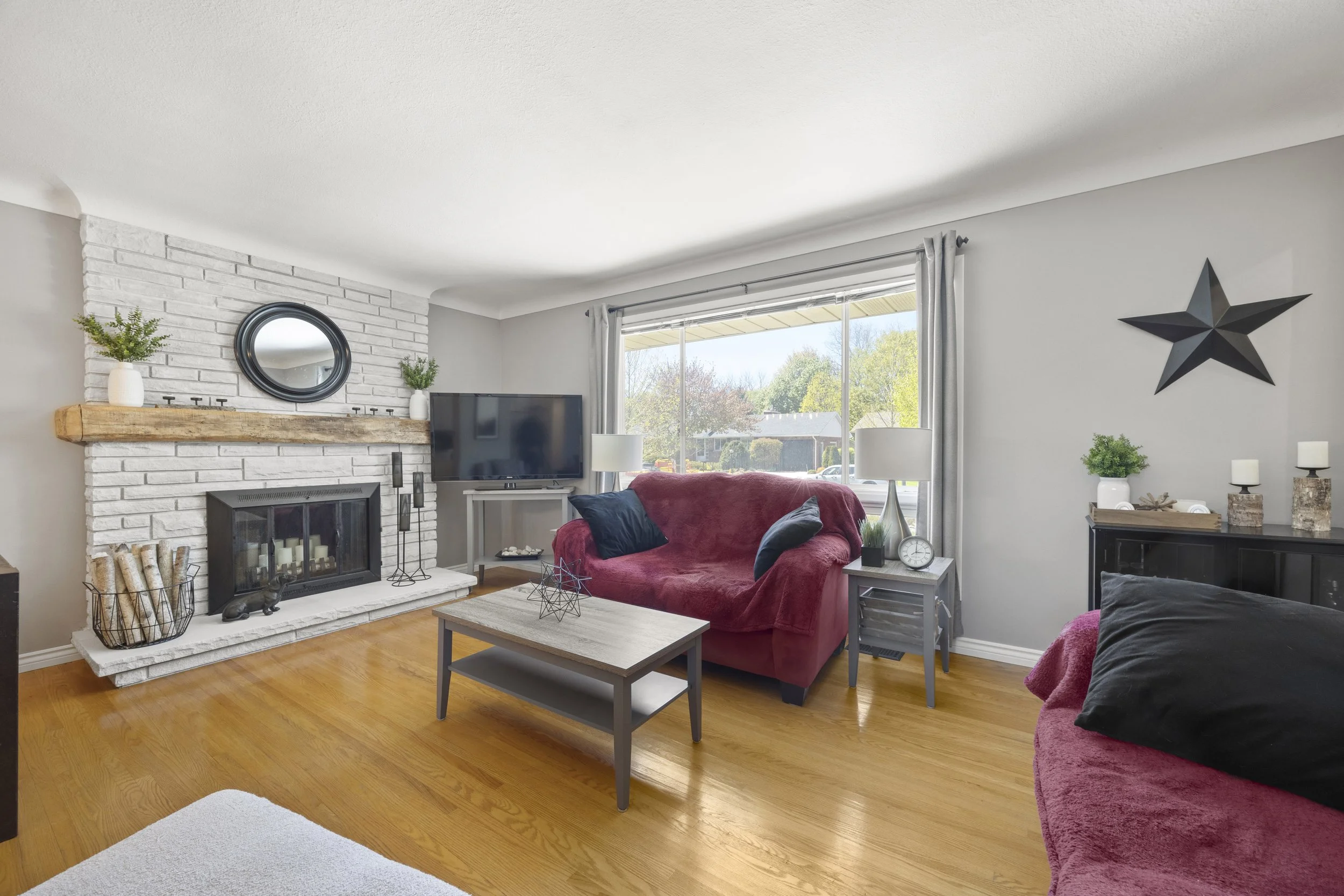 430 Magnolia Cres -09.JPG