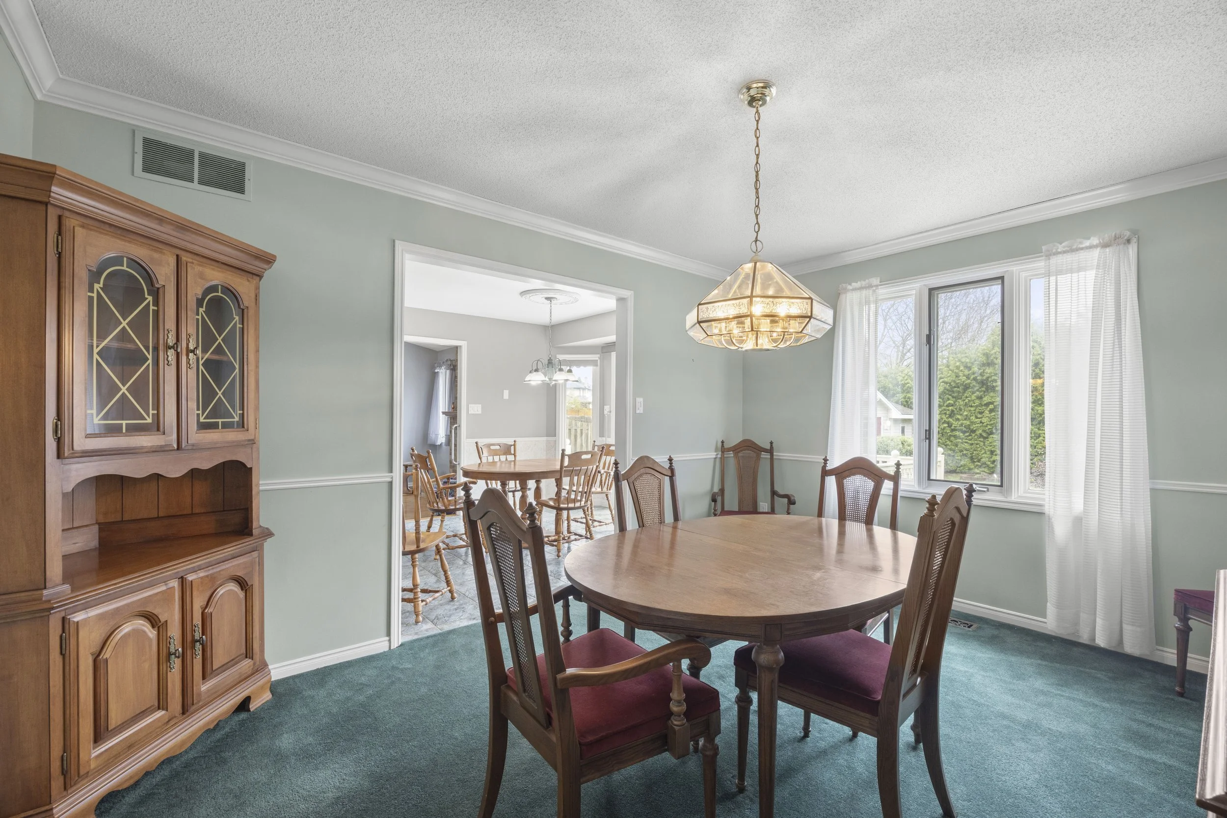 7069 Diane Cres -25.JPG