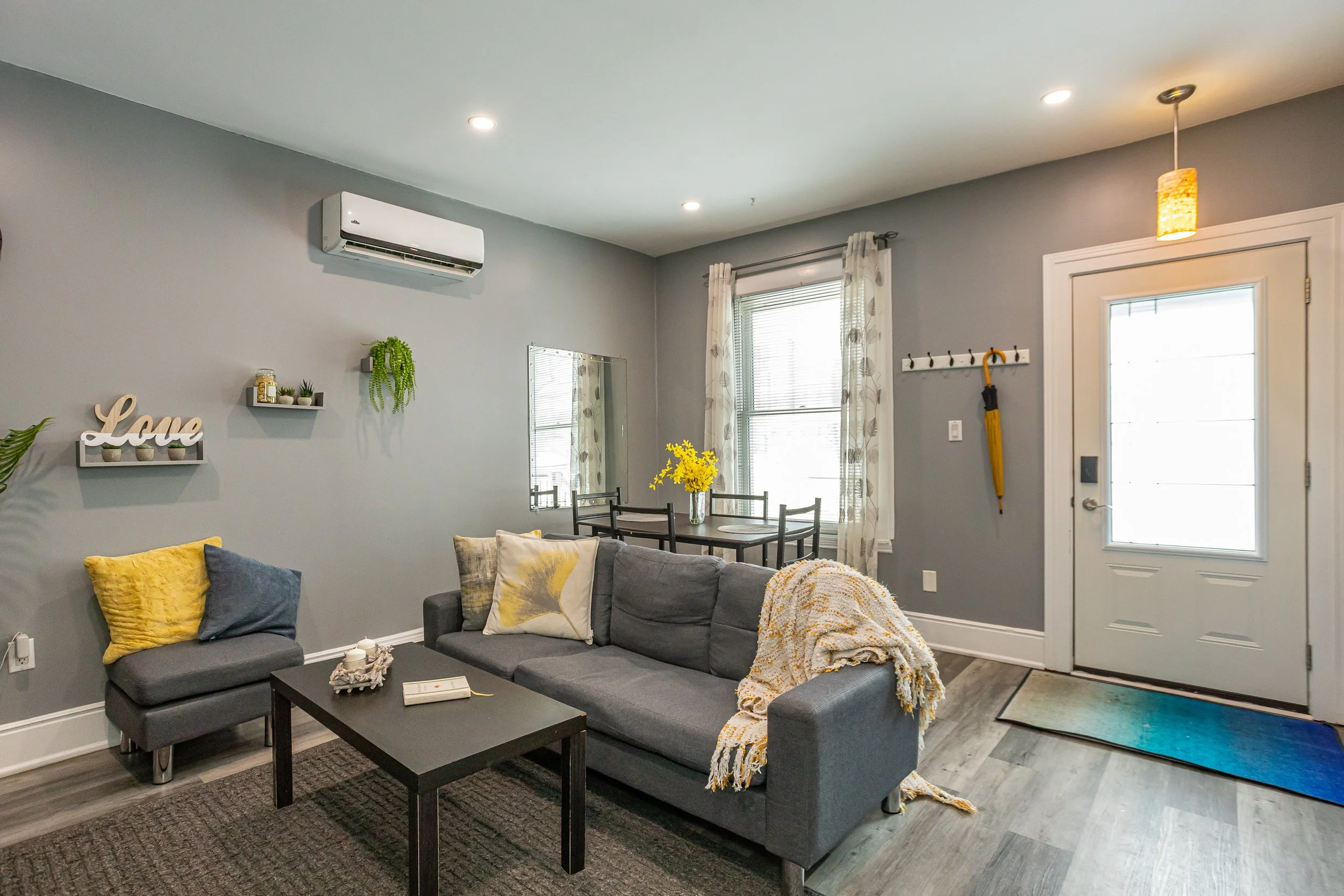 225 Simcoe St-12.jpg