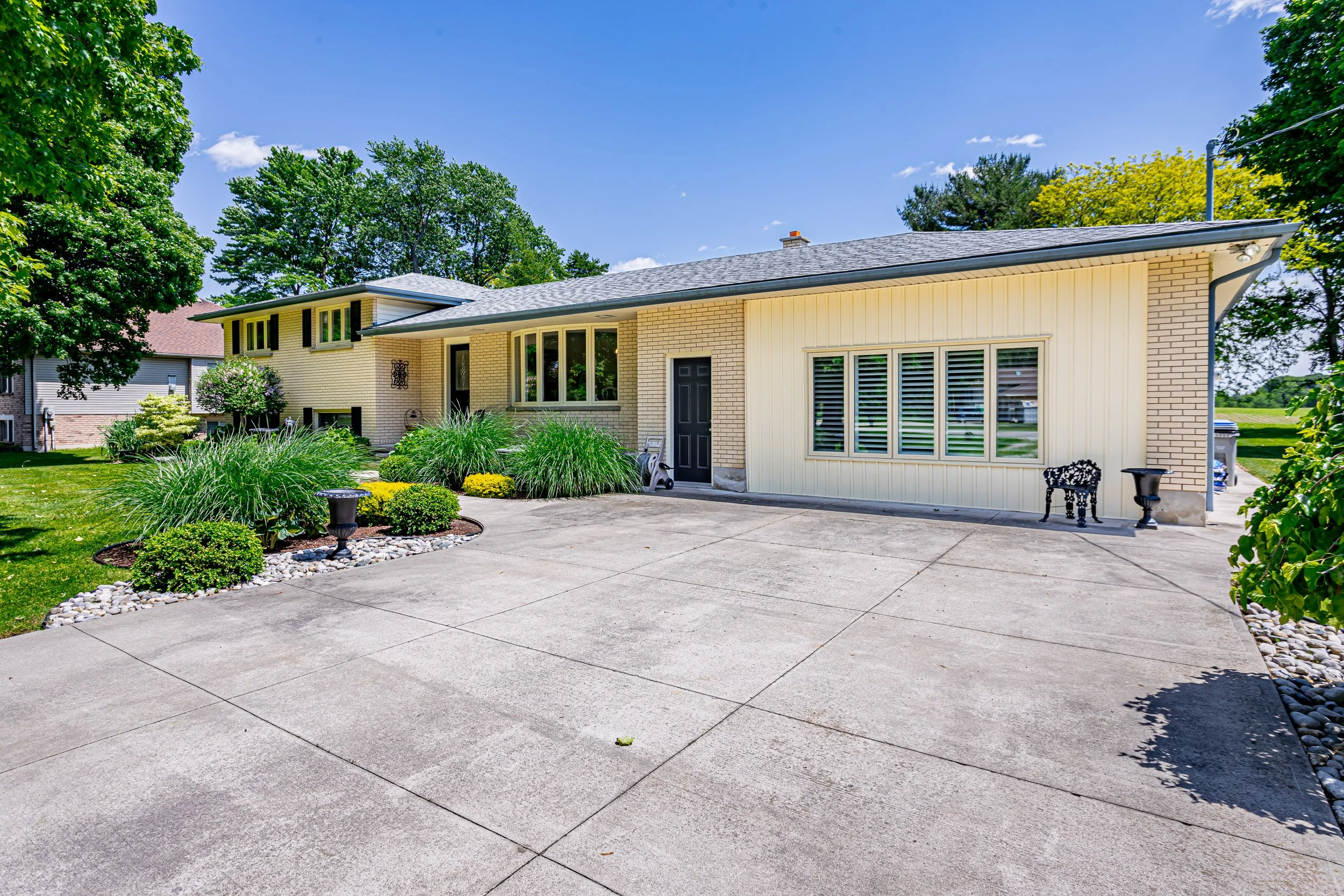 8107 Olde Dr-2.jpg