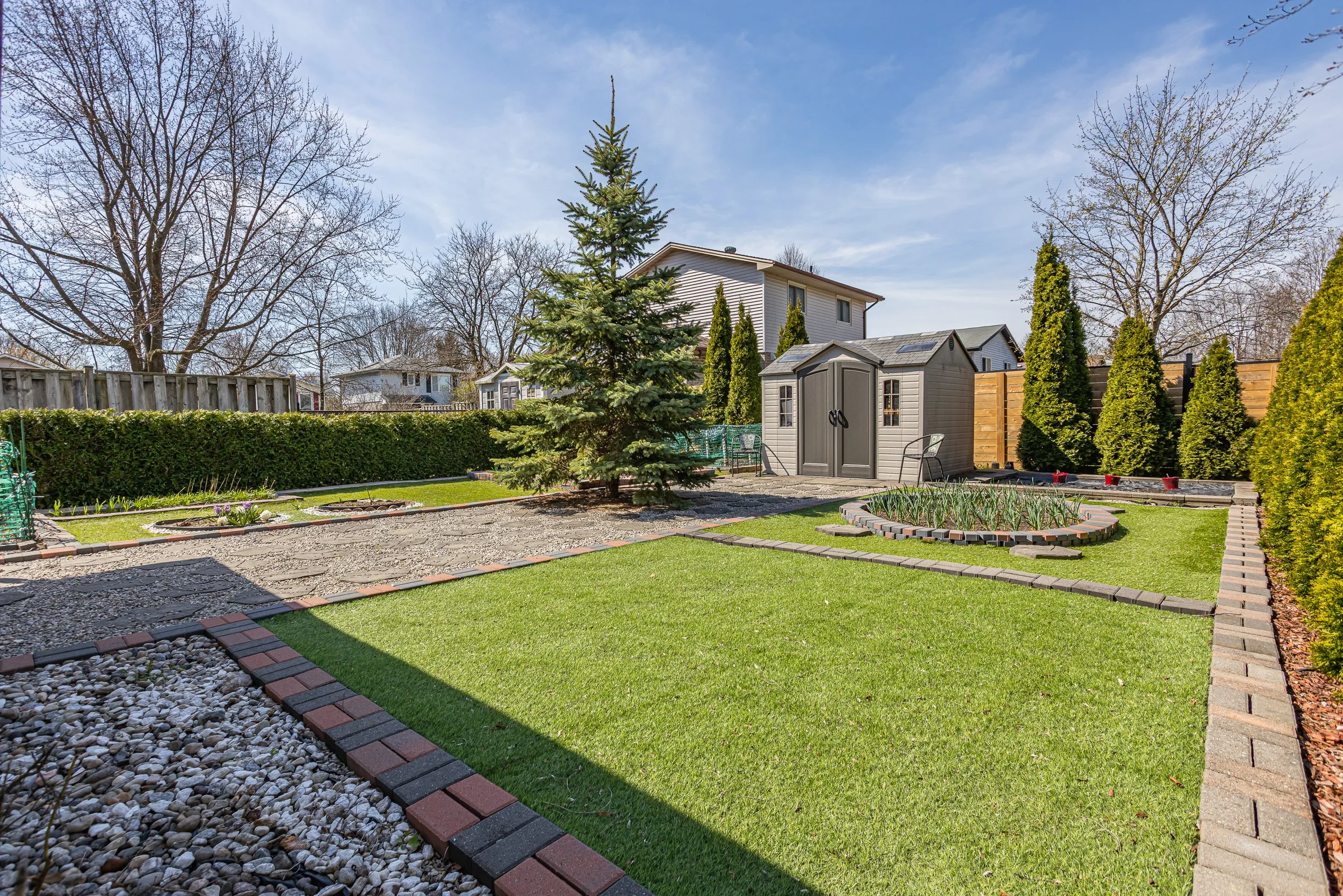 107 Ardsley Cres-34.jpg