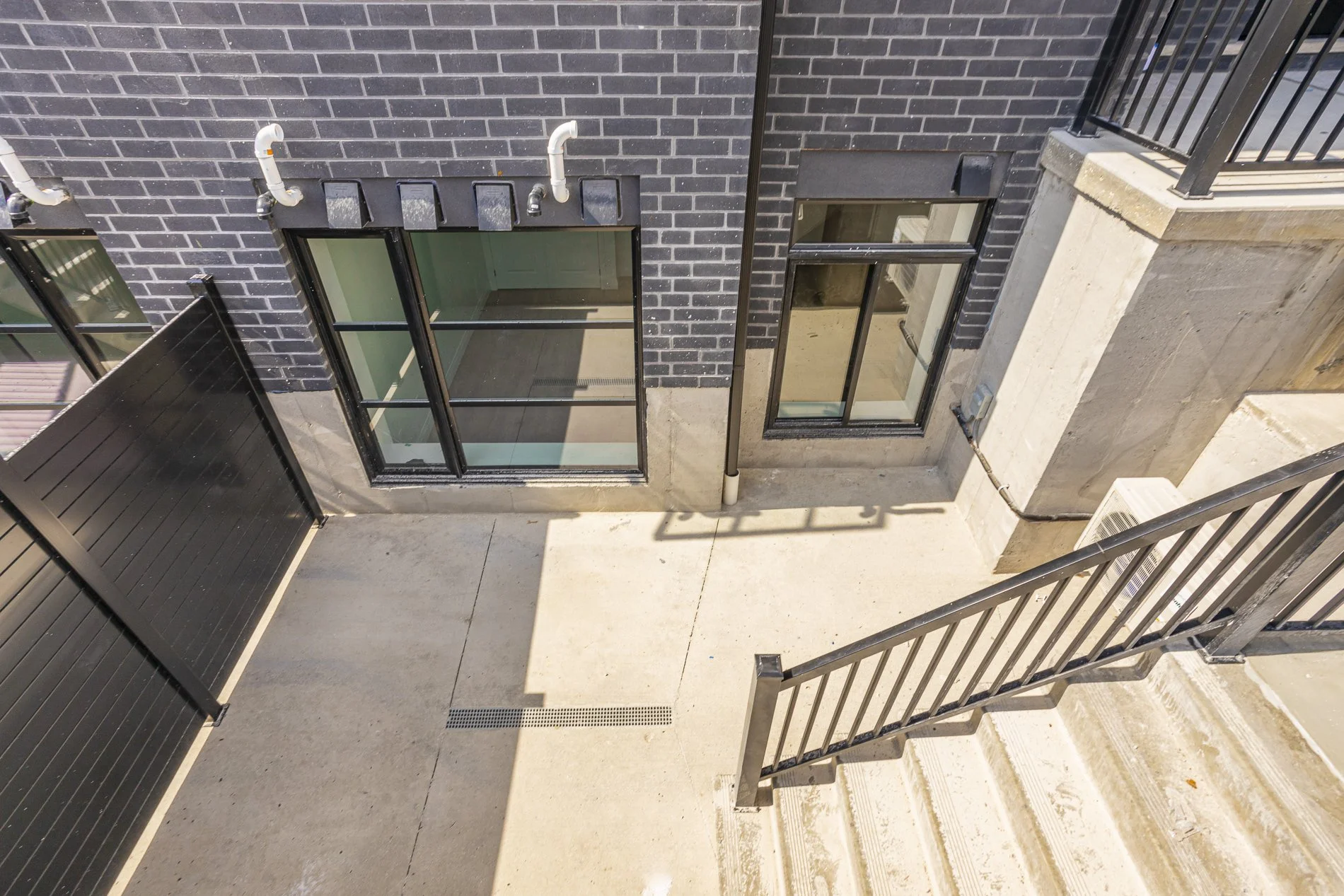 177-3900 Savoy St_11.jpg