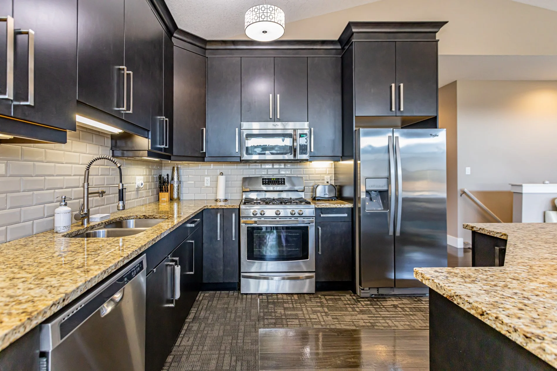 122 1-2 Centennial Ave-12.jpg