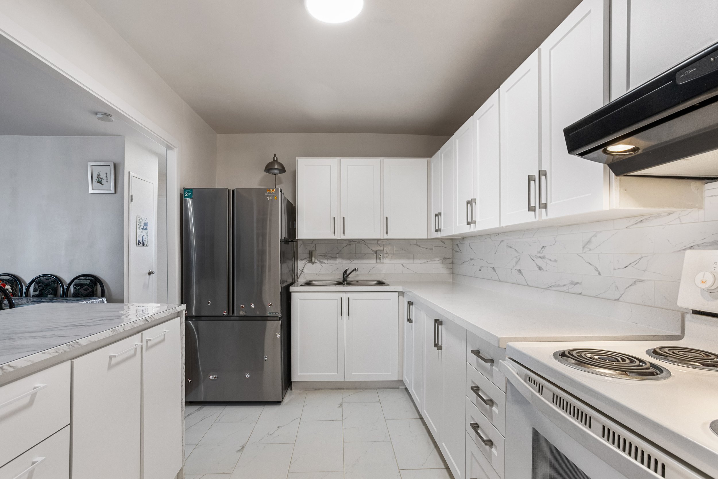 1104 - 583 Mornington Ave -15.JPG