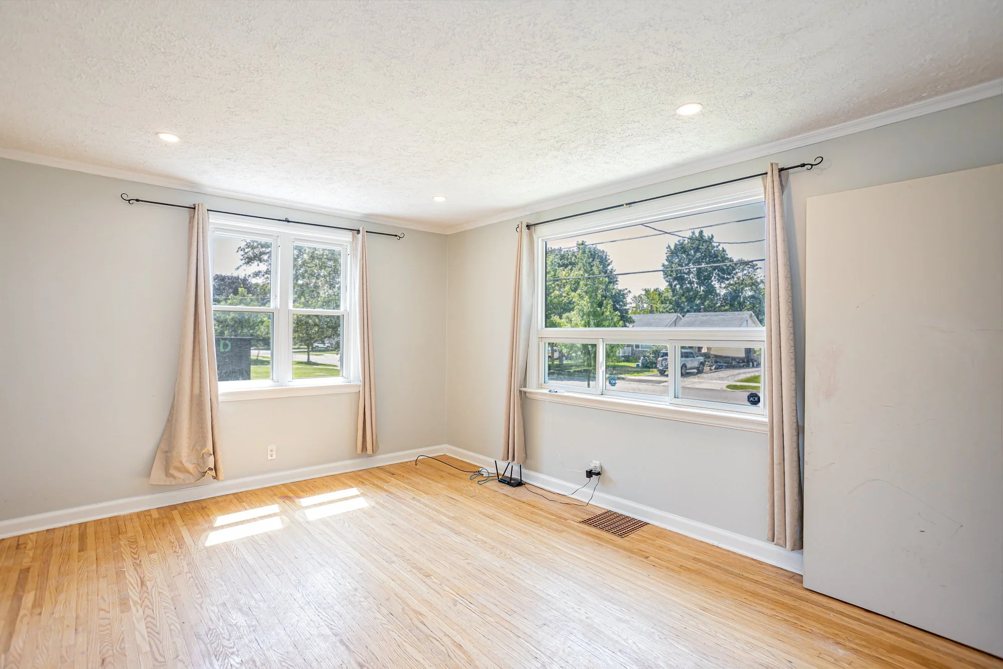350 Winnipeg Blvd-11.jpg