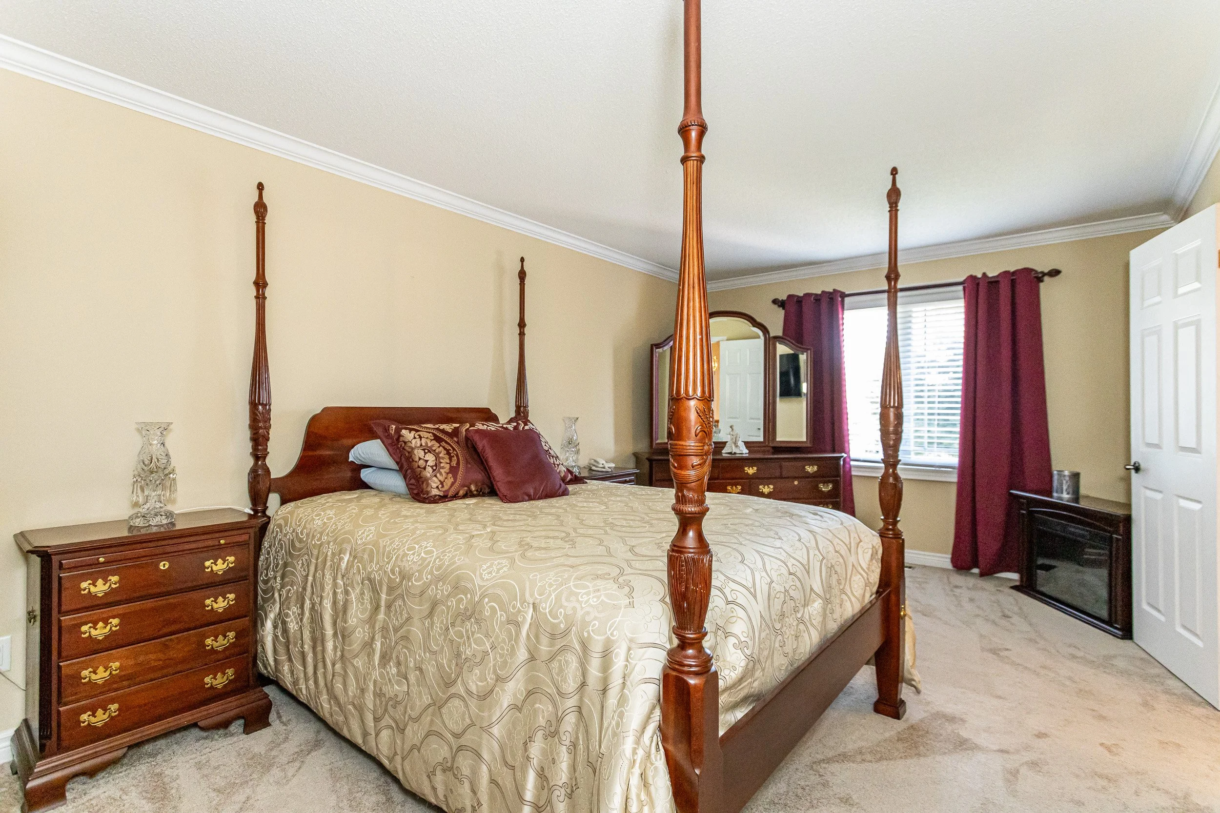 95 Mountainview Cres-27.jpg