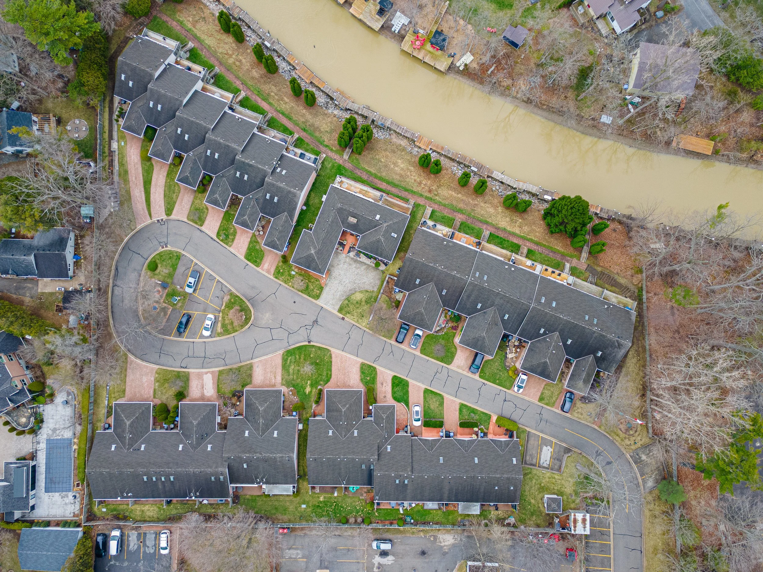 12-90 Ontario St S -48.jpg